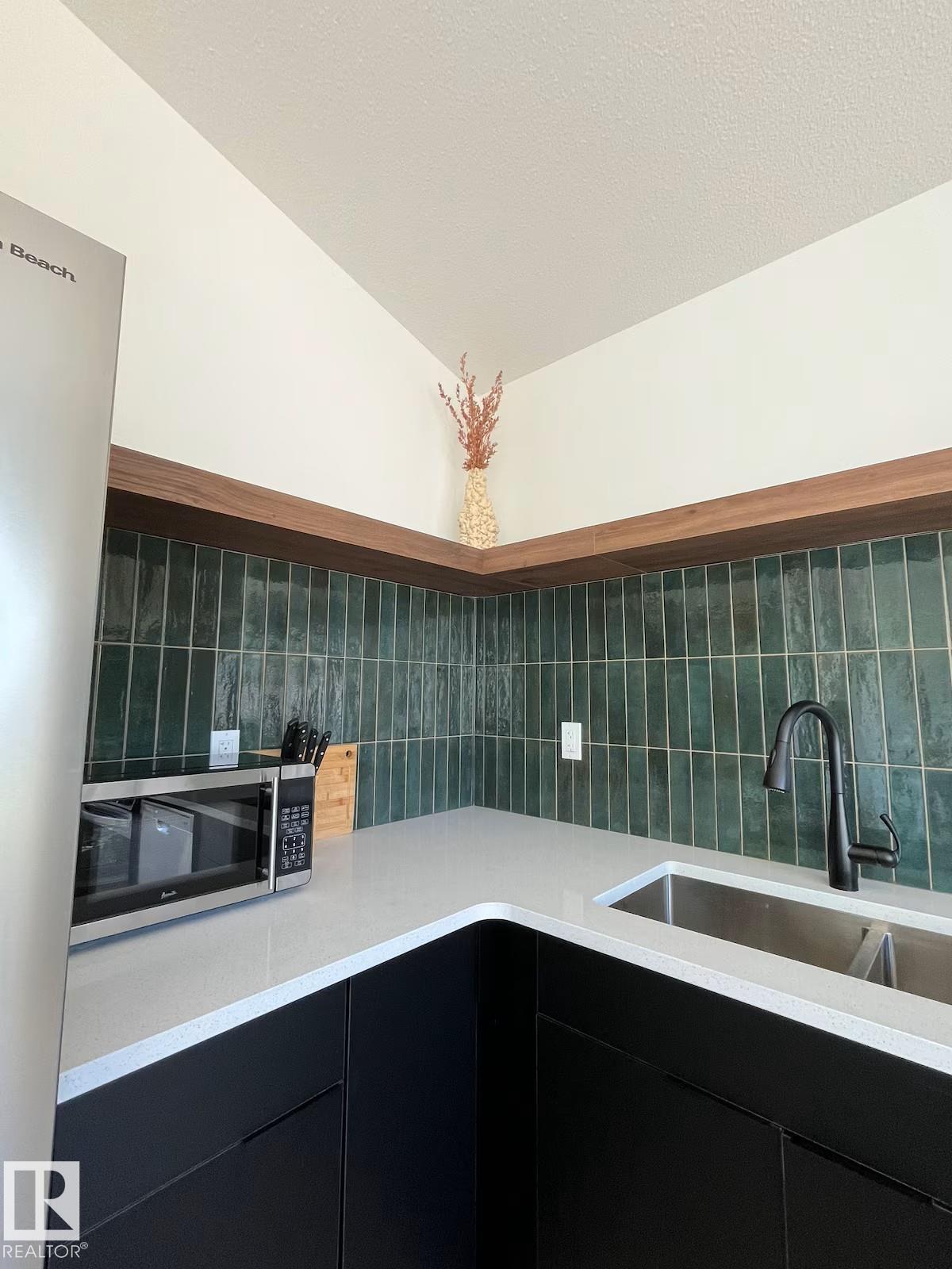 Photo 8 at 10711 76 Avenue NW, Queen Alexandra, Edmonton