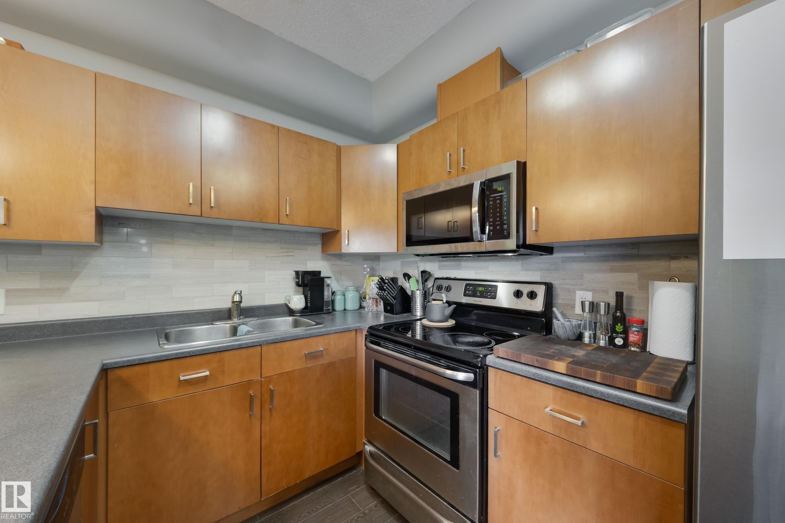 Photo 15 at 301 - 10235 112 Street NW, Wîhkwêntôwin, Edmonton