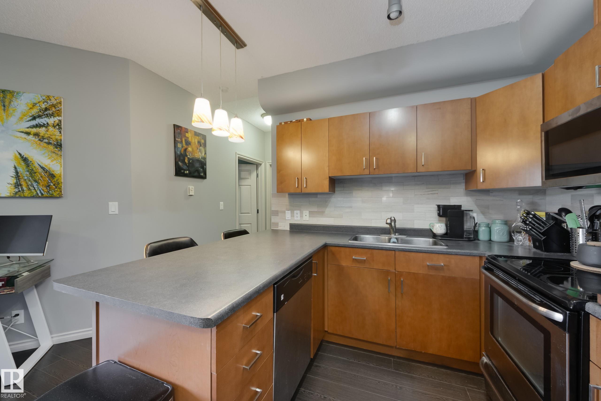 Photo 16 at 301 - 10235 112 Street NW, Wîhkwêntôwin, Edmonton