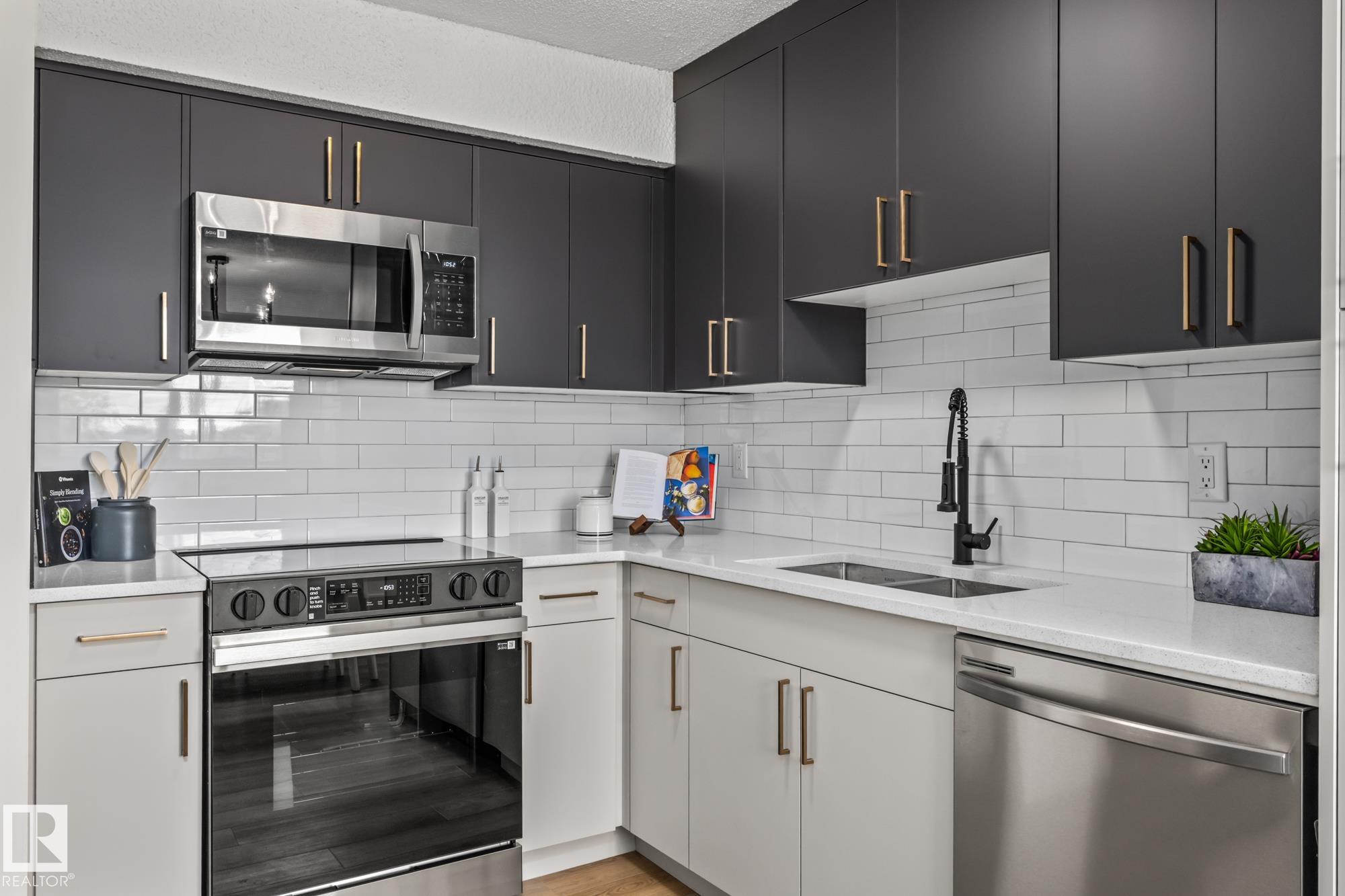 Photo 2 at 1159 Hooke Road NW, Overlanders, Edmonton