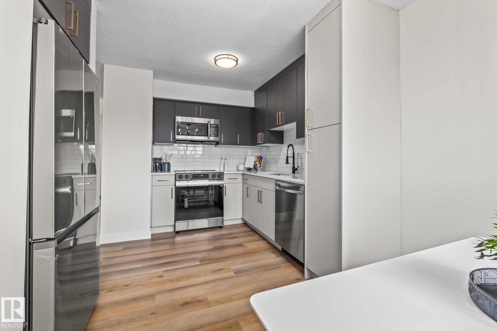 Photo 11 at 1159 Hooke Road NW, Overlanders, Edmonton