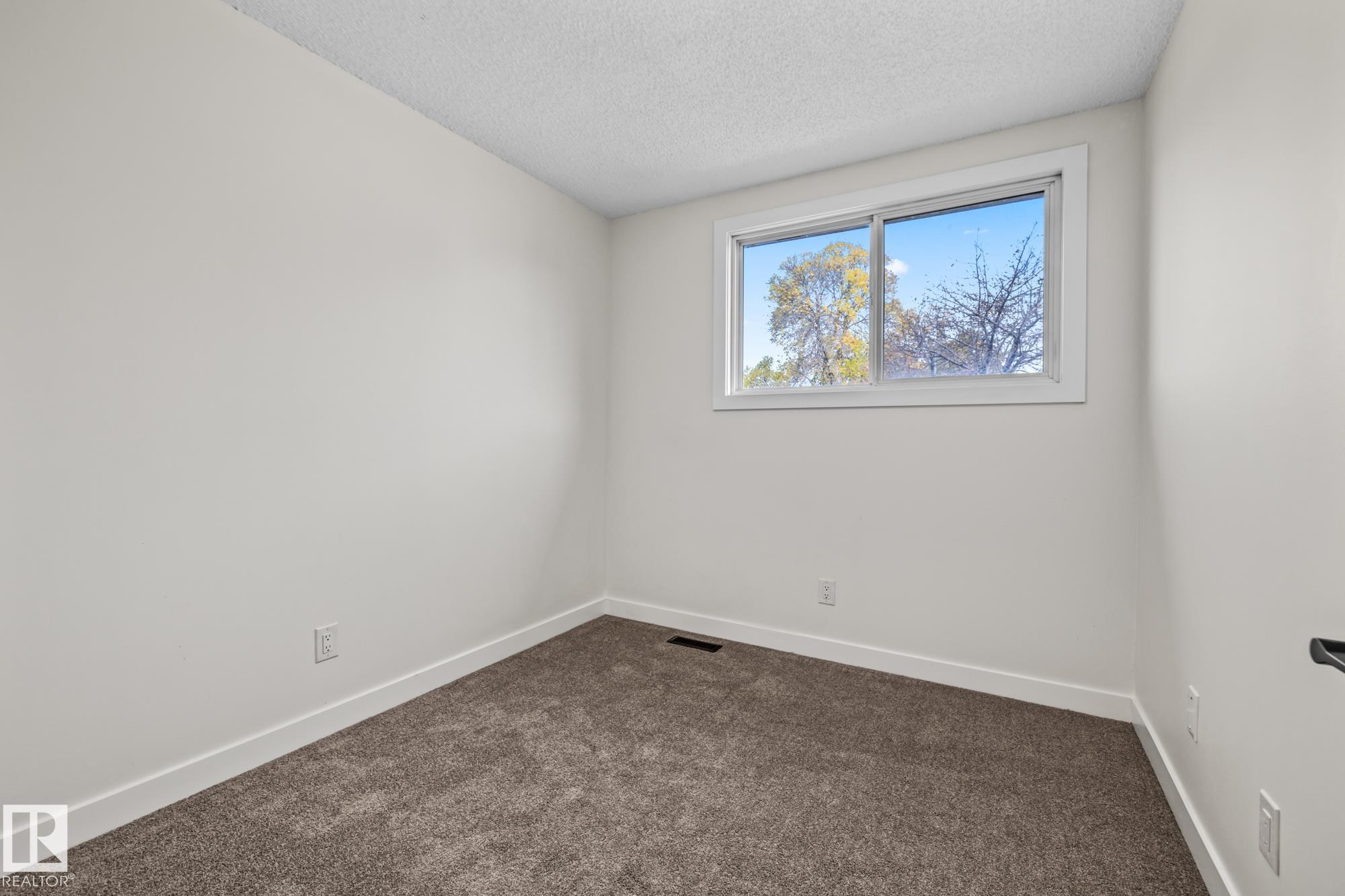 Photo 21 at 1159 Hooke Road NW, Overlanders, Edmonton