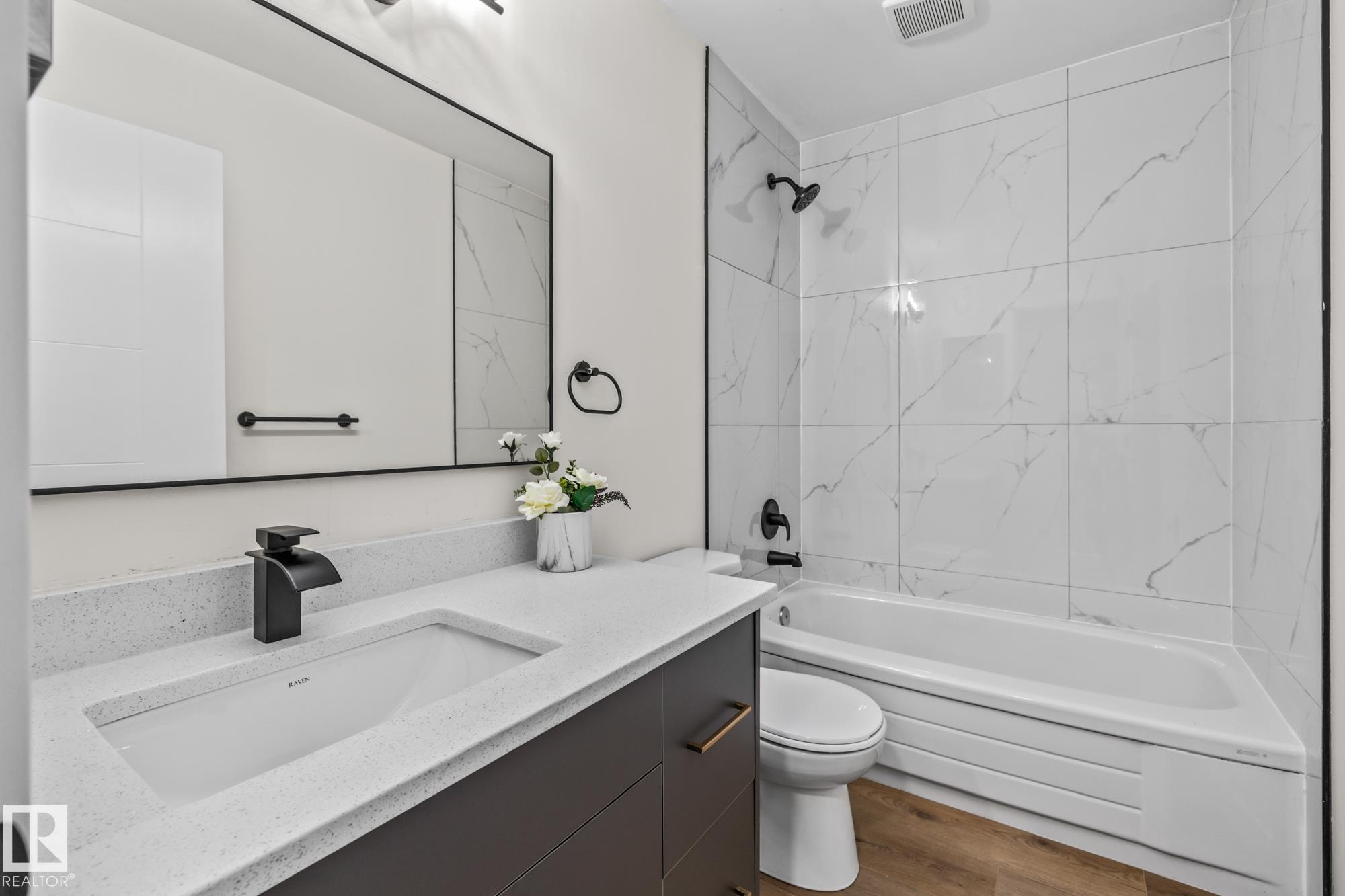 Photo 5 at 1159 Hooke Road NW, Overlanders, Edmonton