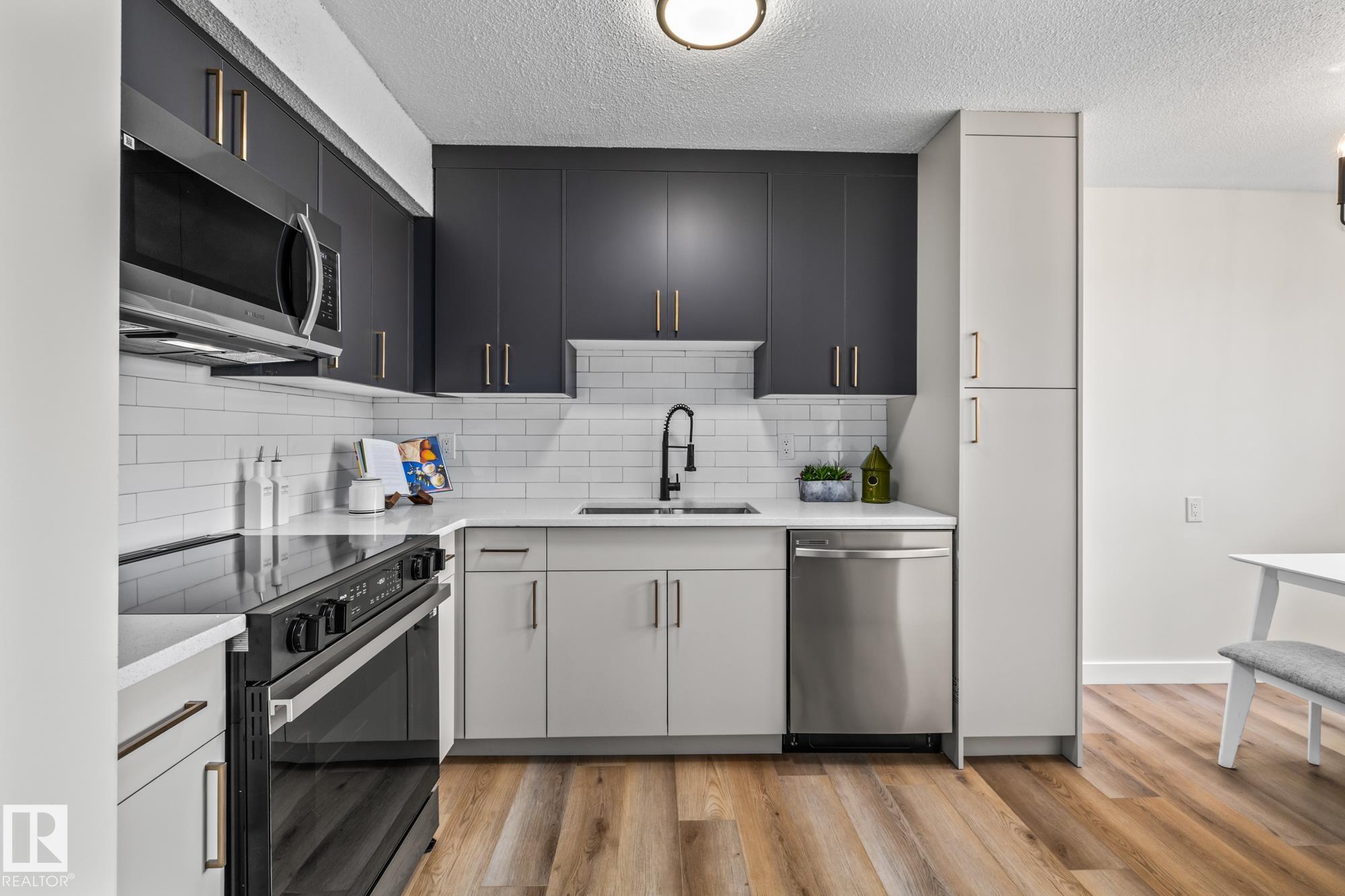 Photo 7 at 1159 Hooke Road NW, Overlanders, Edmonton