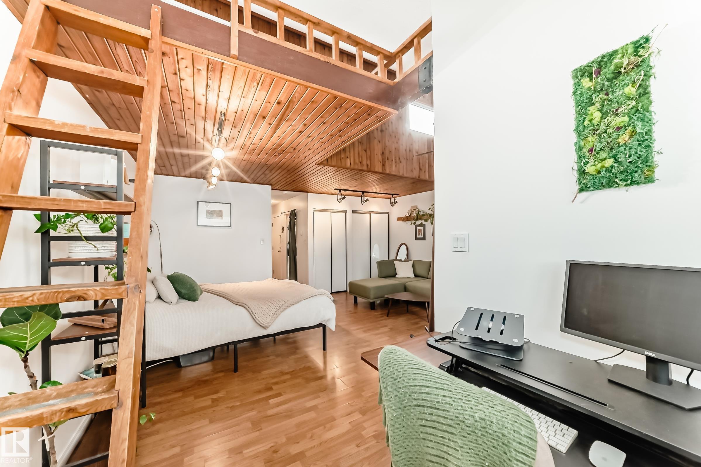 Photo 16 at 301 - 10148 118 Street NW, Wîhkwêntôwin, Edmonton