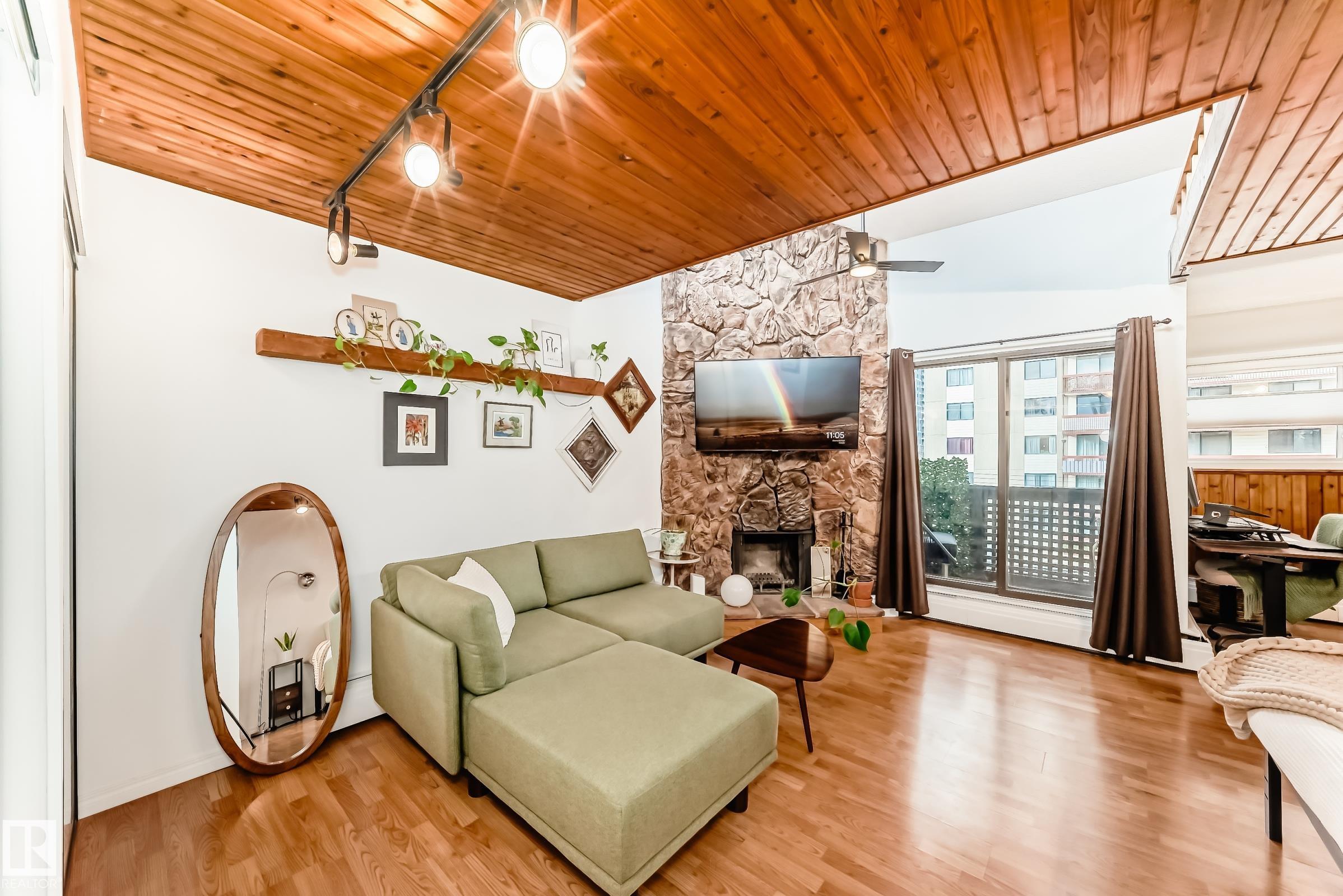 Photo 4 at 301 - 10148 118 Street NW, Wîhkwêntôwin, Edmonton