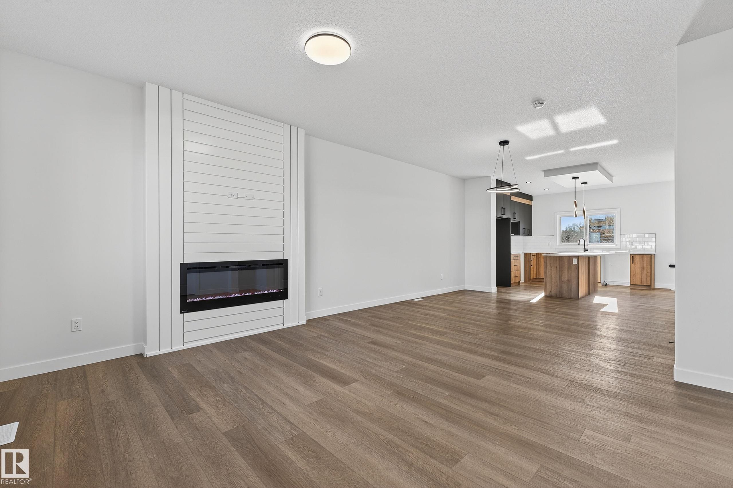 Photo 4 at 118 Pierwyck Loop, Fenwyck, Spruce Grove