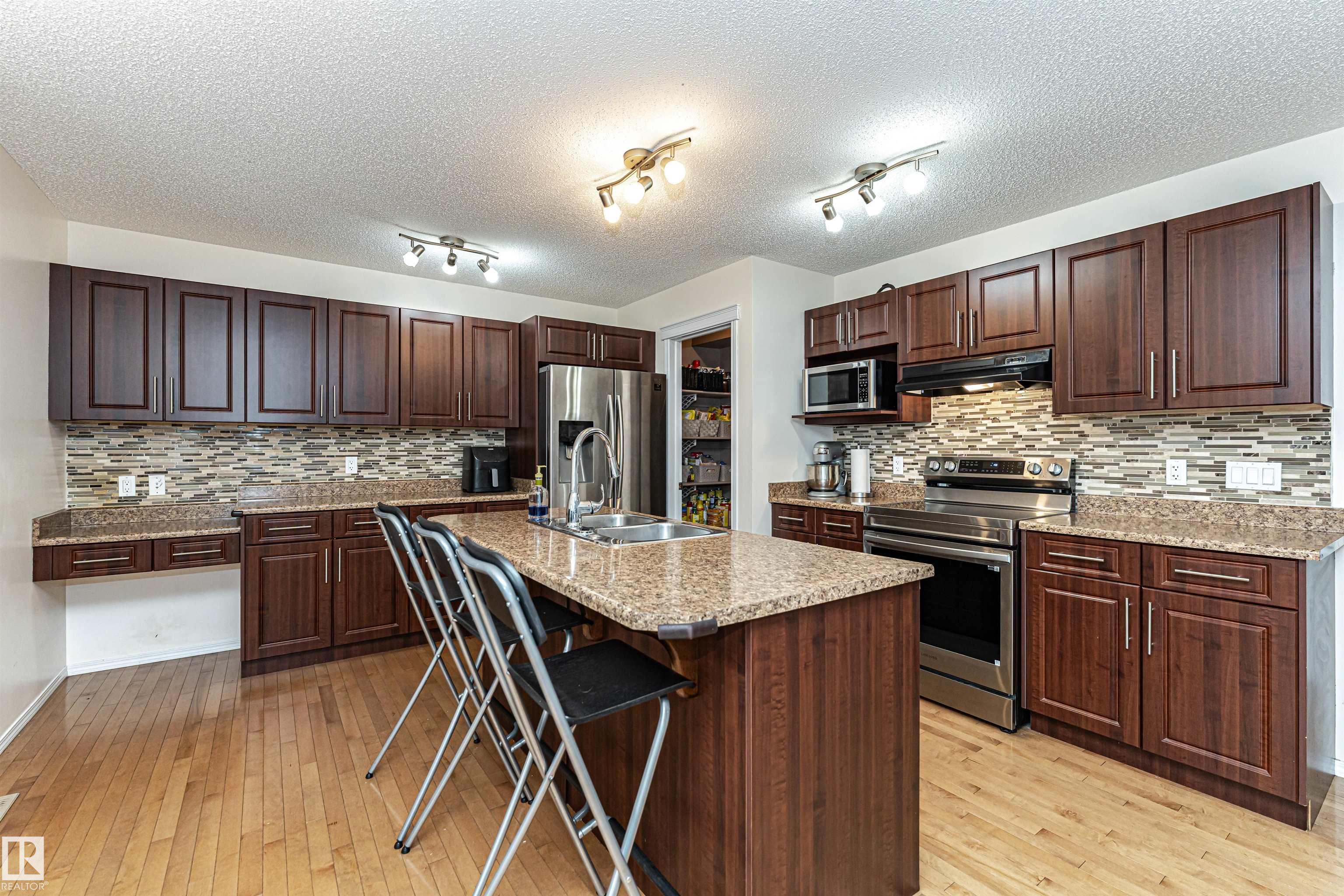 Photo 14 at 38 Rue Bouchard, Coloniale Estates, Beaumont