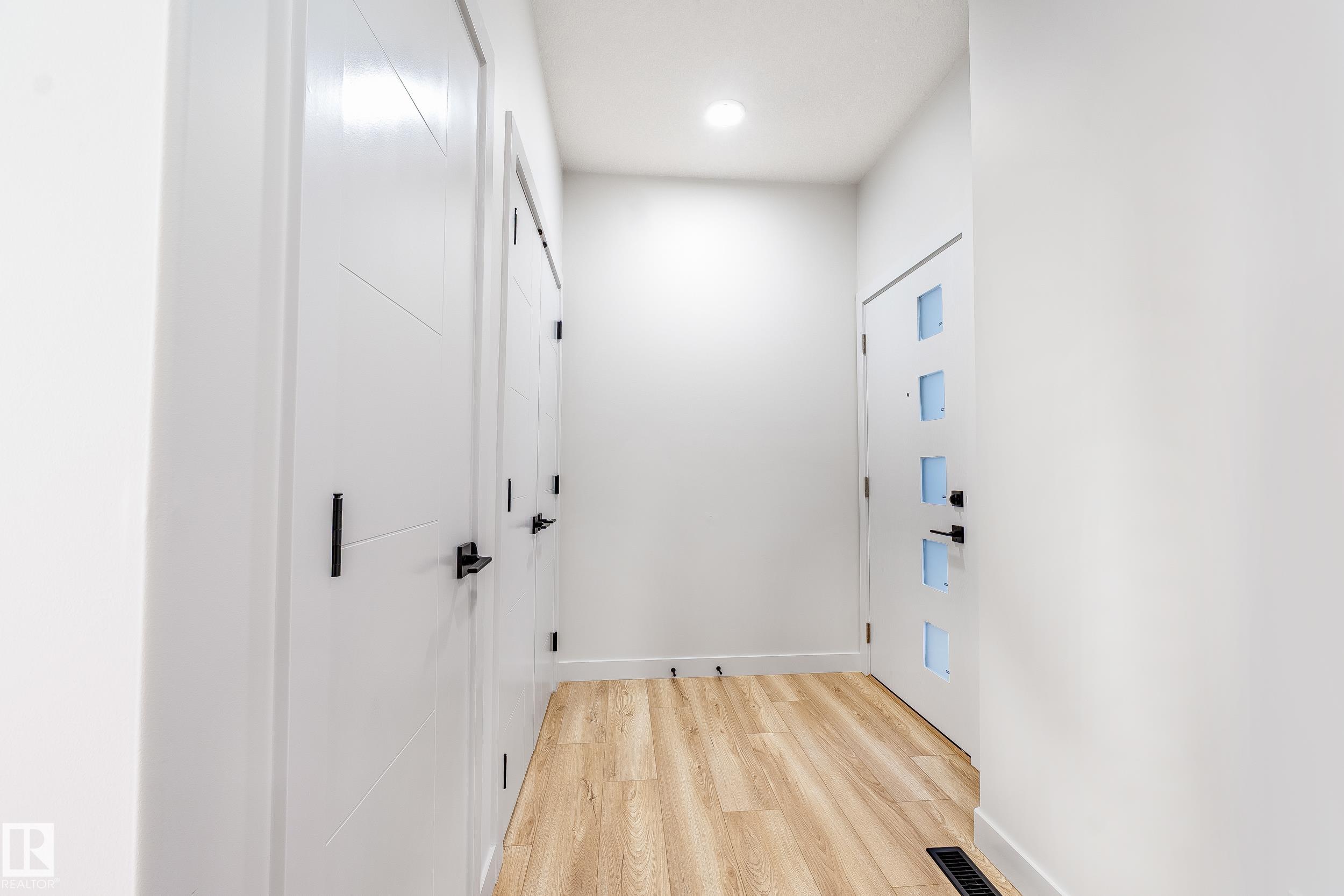 Photo 6 at 2032 210 Street NW, Stillwater, Edmonton