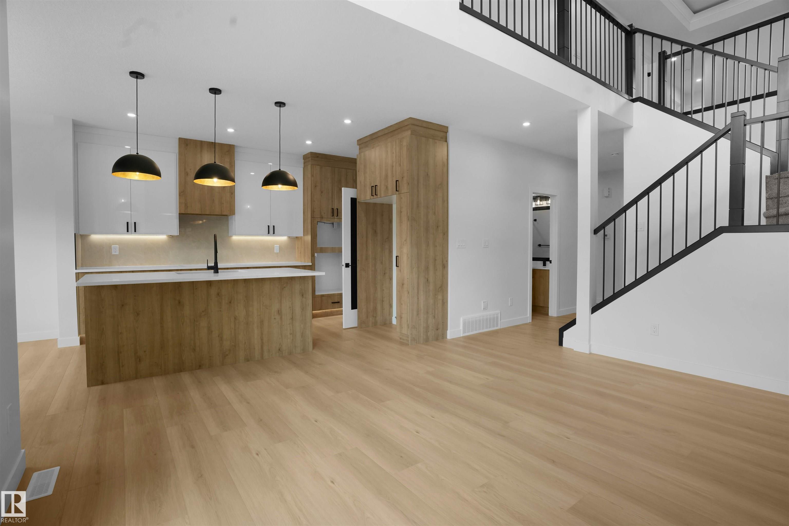 Photo 8 at 987 Elderberry Landing NW, Edgemont, Edmonton