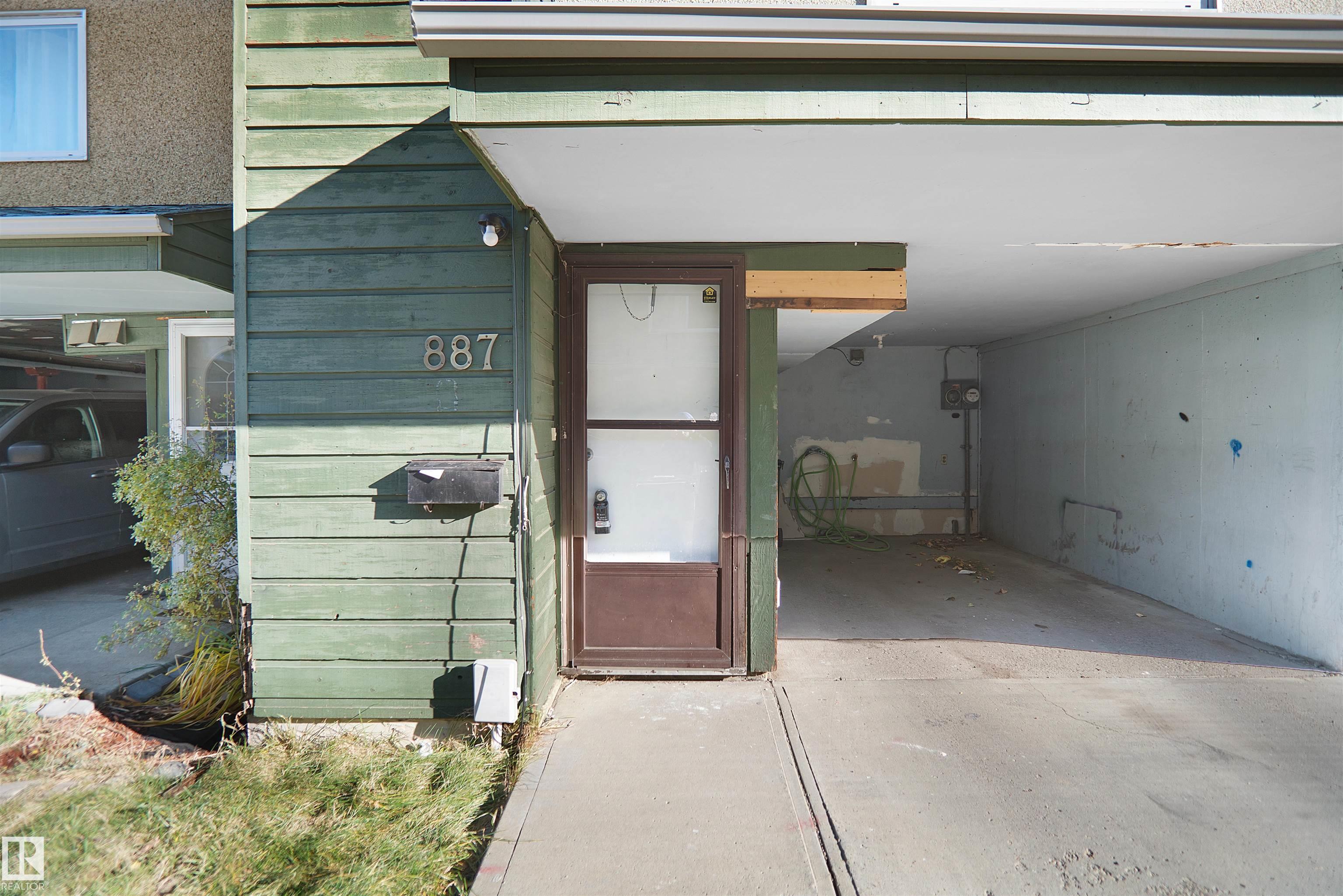 Photo 2 at 887 Abbottsfield Road NW, Abbottsfield, Edmonton