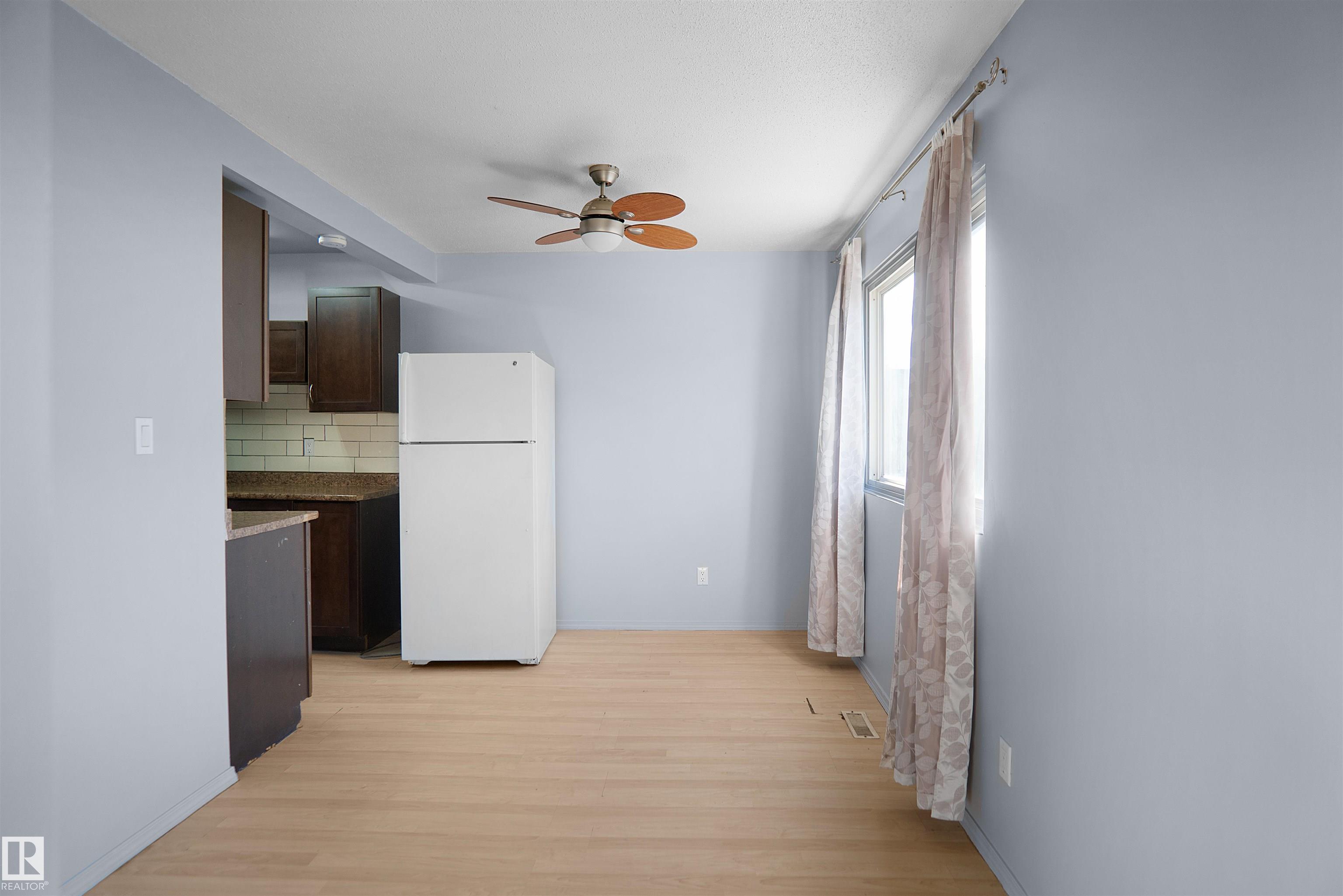 Photo 12 at 887 Abbottsfield Road NW, Abbottsfield, Edmonton