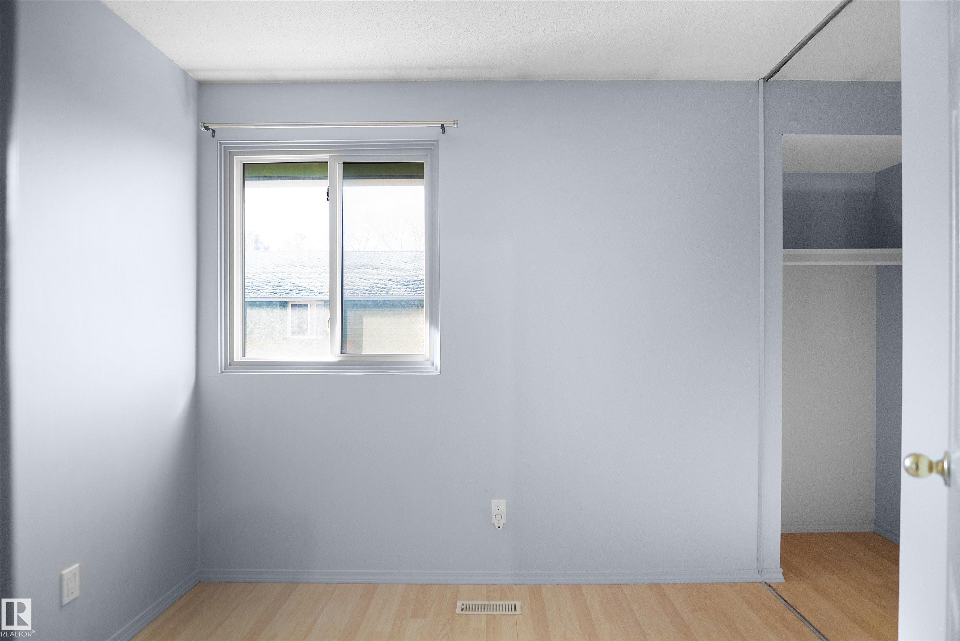 Photo 18 at 887 Abbottsfield Road NW, Abbottsfield, Edmonton