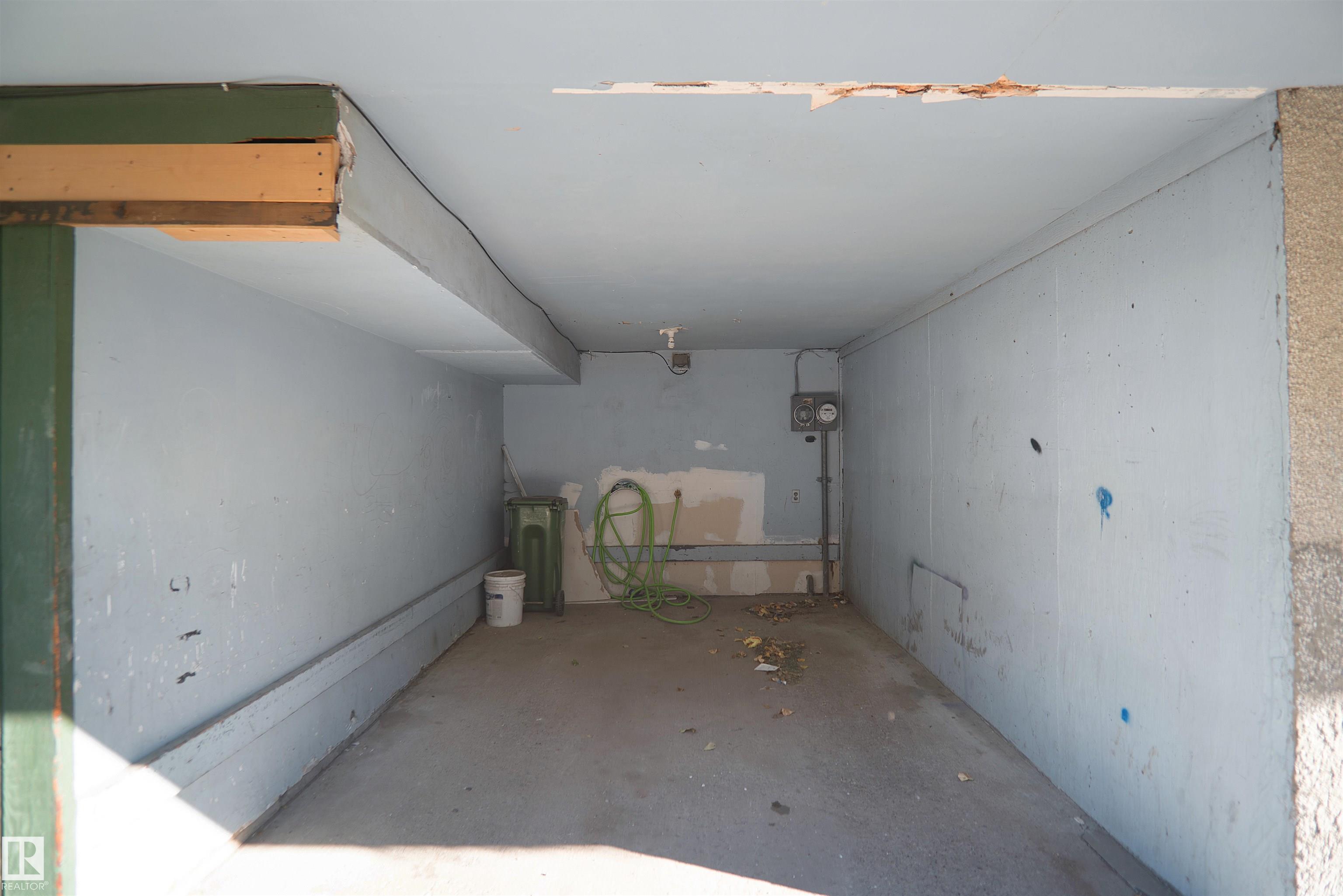 Photo 3 at 887 Abbottsfield Road NW, Abbottsfield, Edmonton