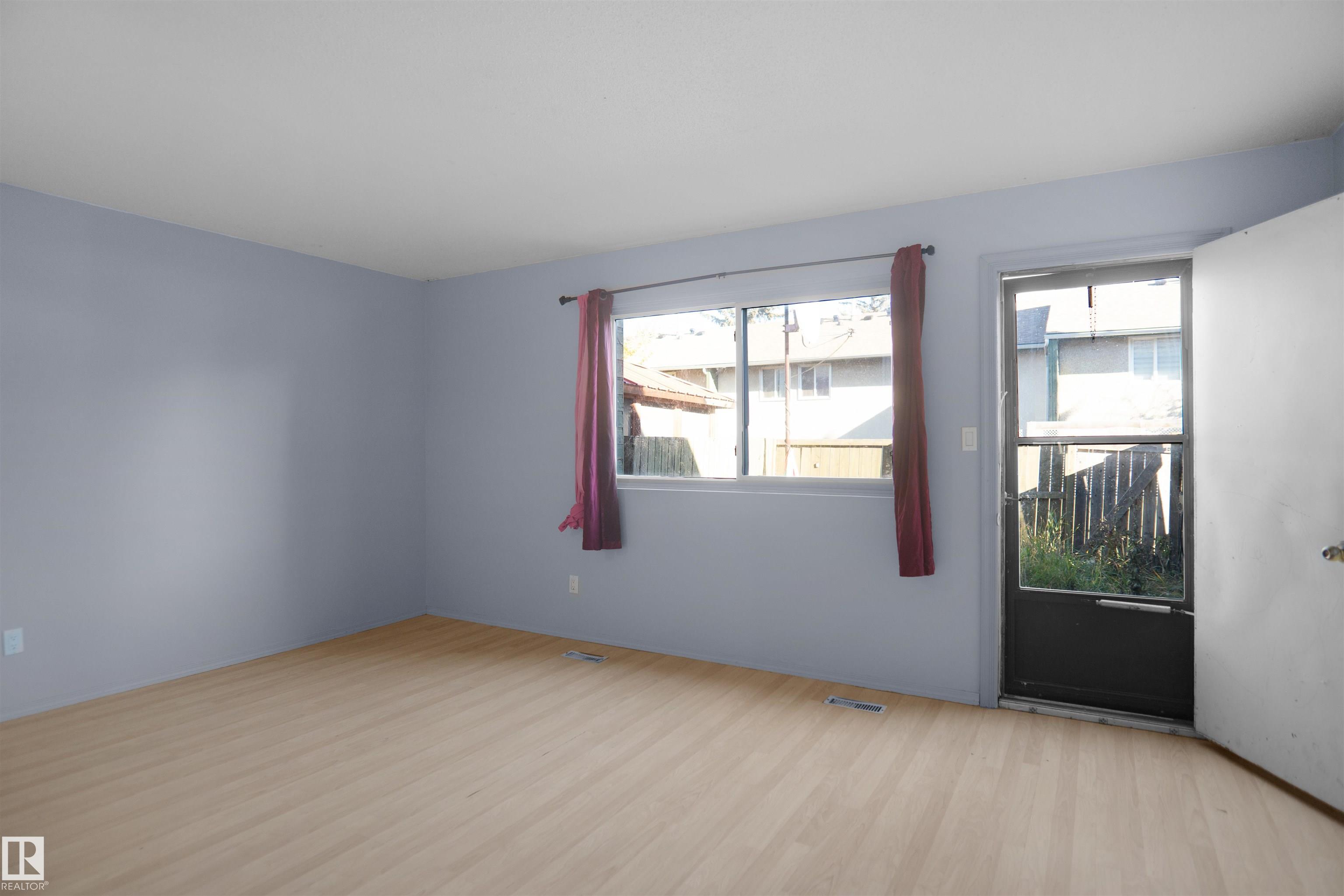 Photo 5 at 887 Abbottsfield Road NW, Abbottsfield, Edmonton