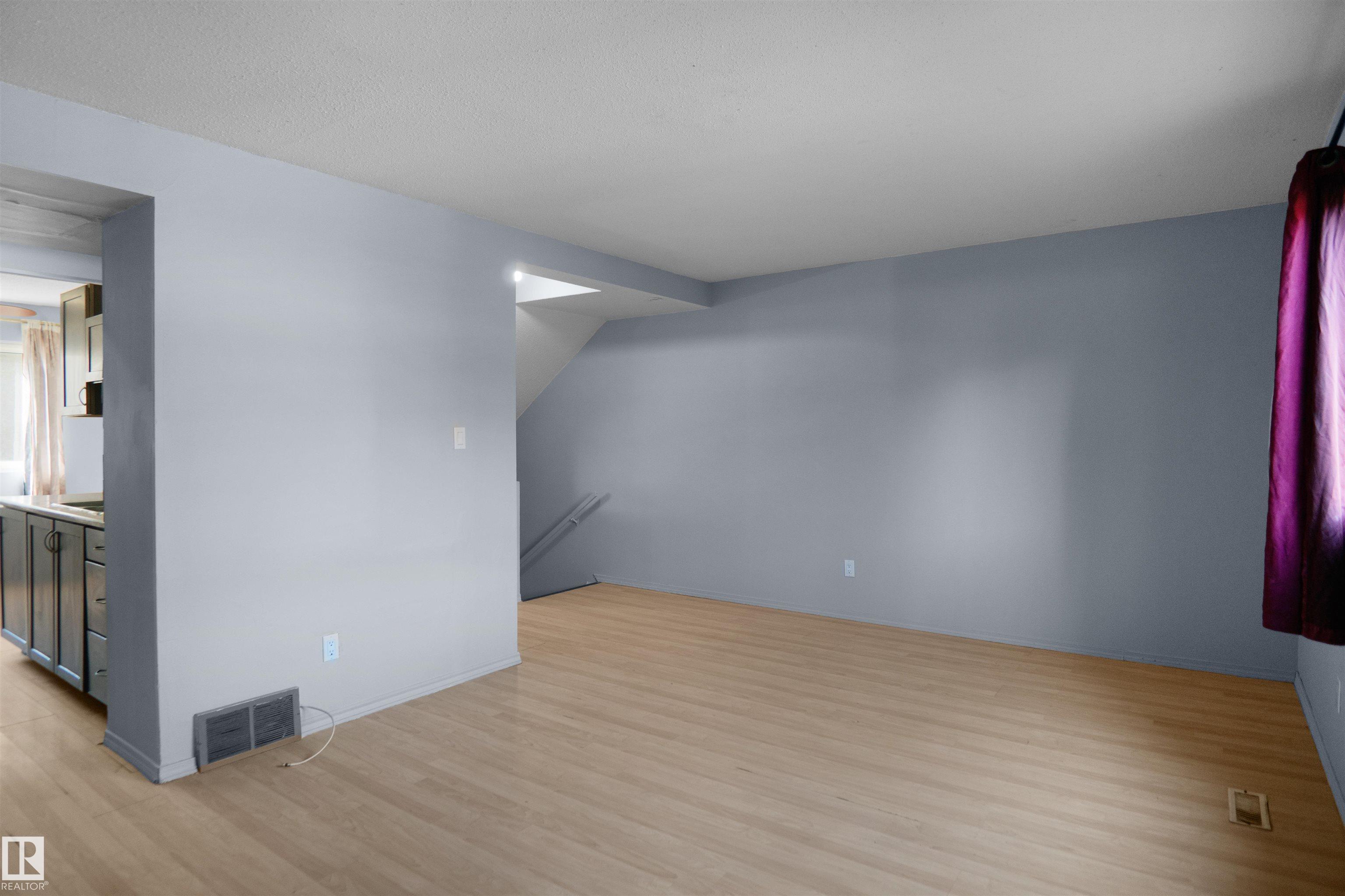 Photo 8 at 887 Abbottsfield Road NW, Abbottsfield, Edmonton