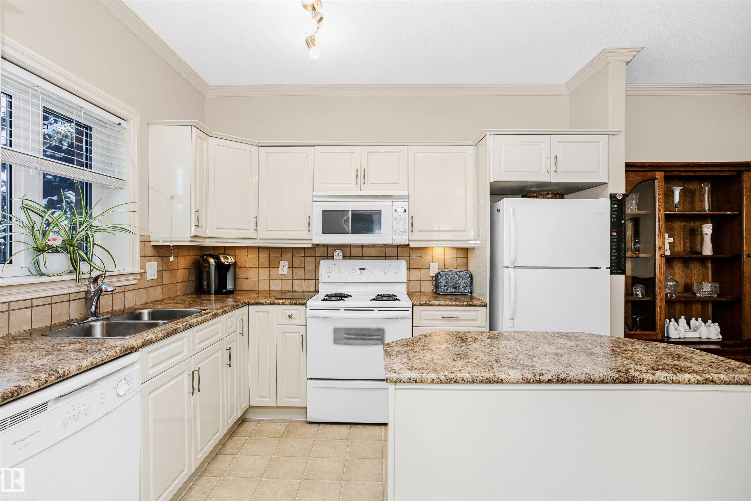 Photo 6 at 202 - 14205 96 Avenue NW, Crestwood, Edmonton