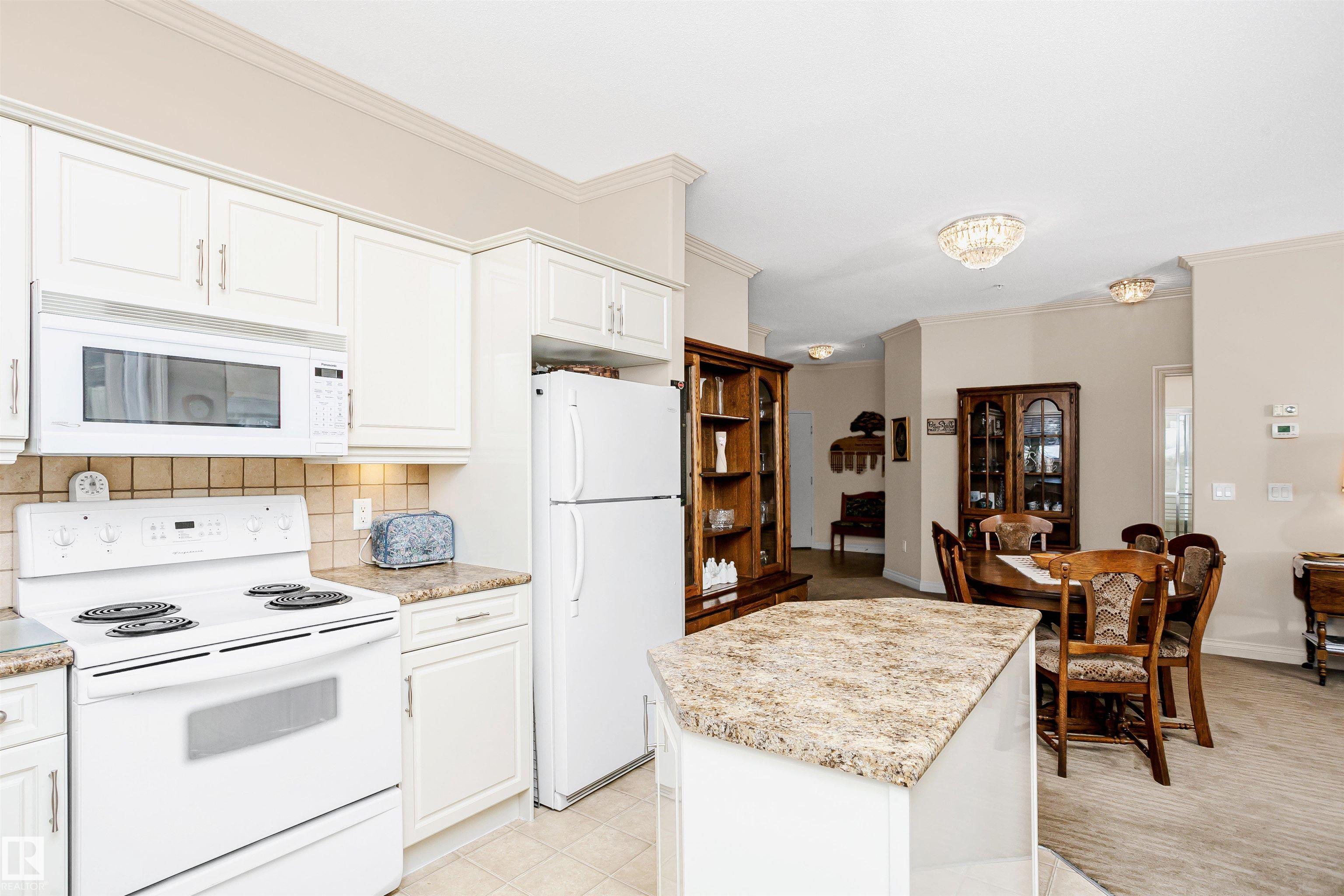 Photo 8 at 202 - 14205 96 Avenue NW, Crestwood, Edmonton