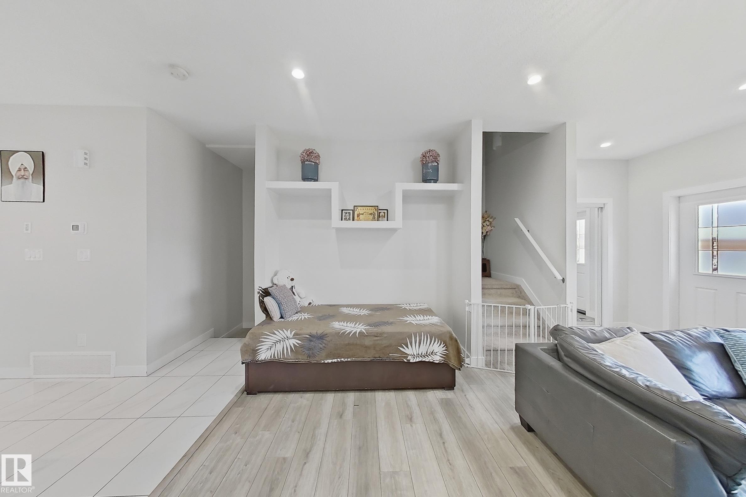 Photo 13 at 2 - 2803 14 Avenue NW, Laurel, Edmonton