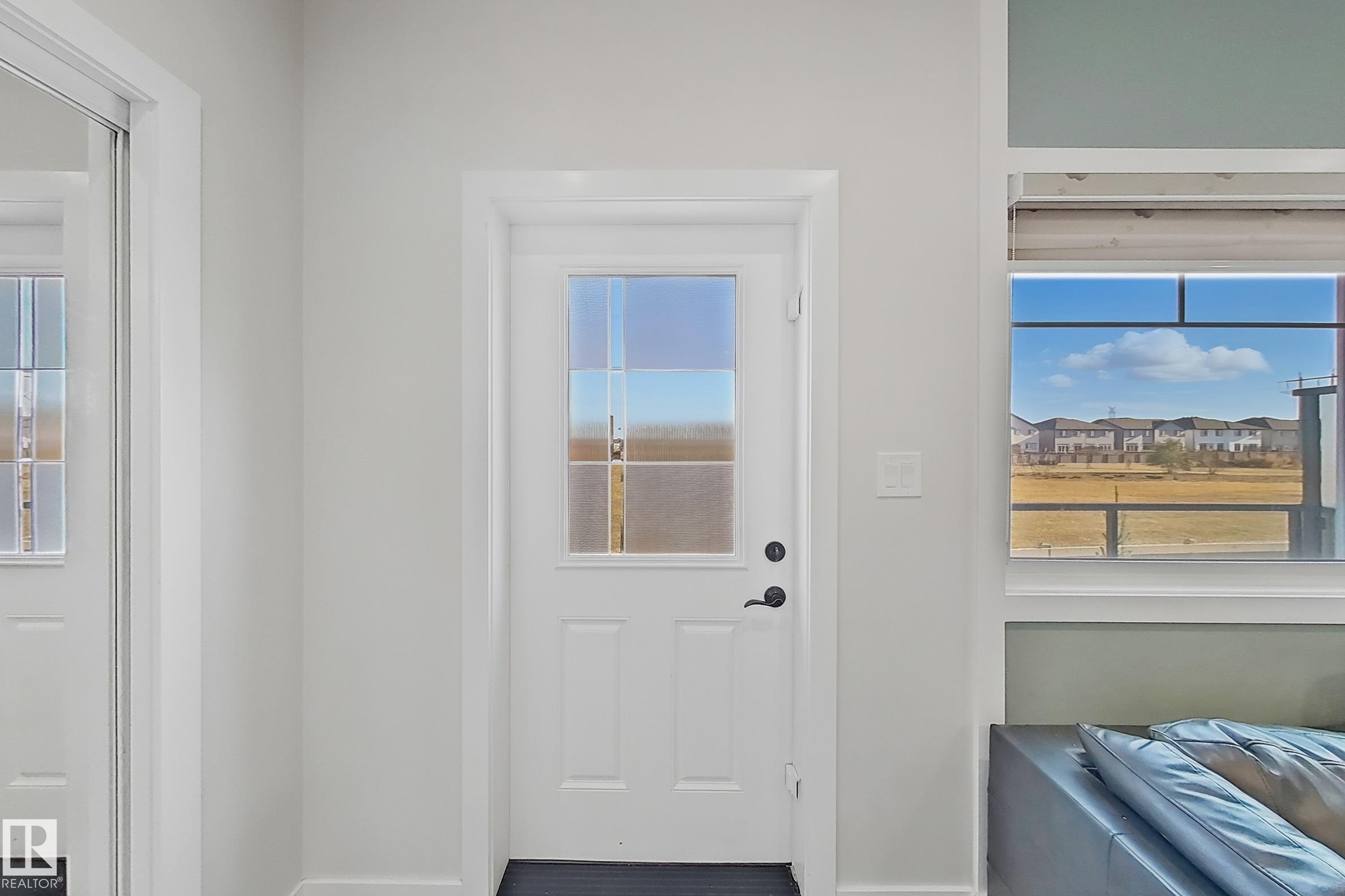 Photo 10 at 2 - 2803 14 Avenue NW, Laurel, Edmonton