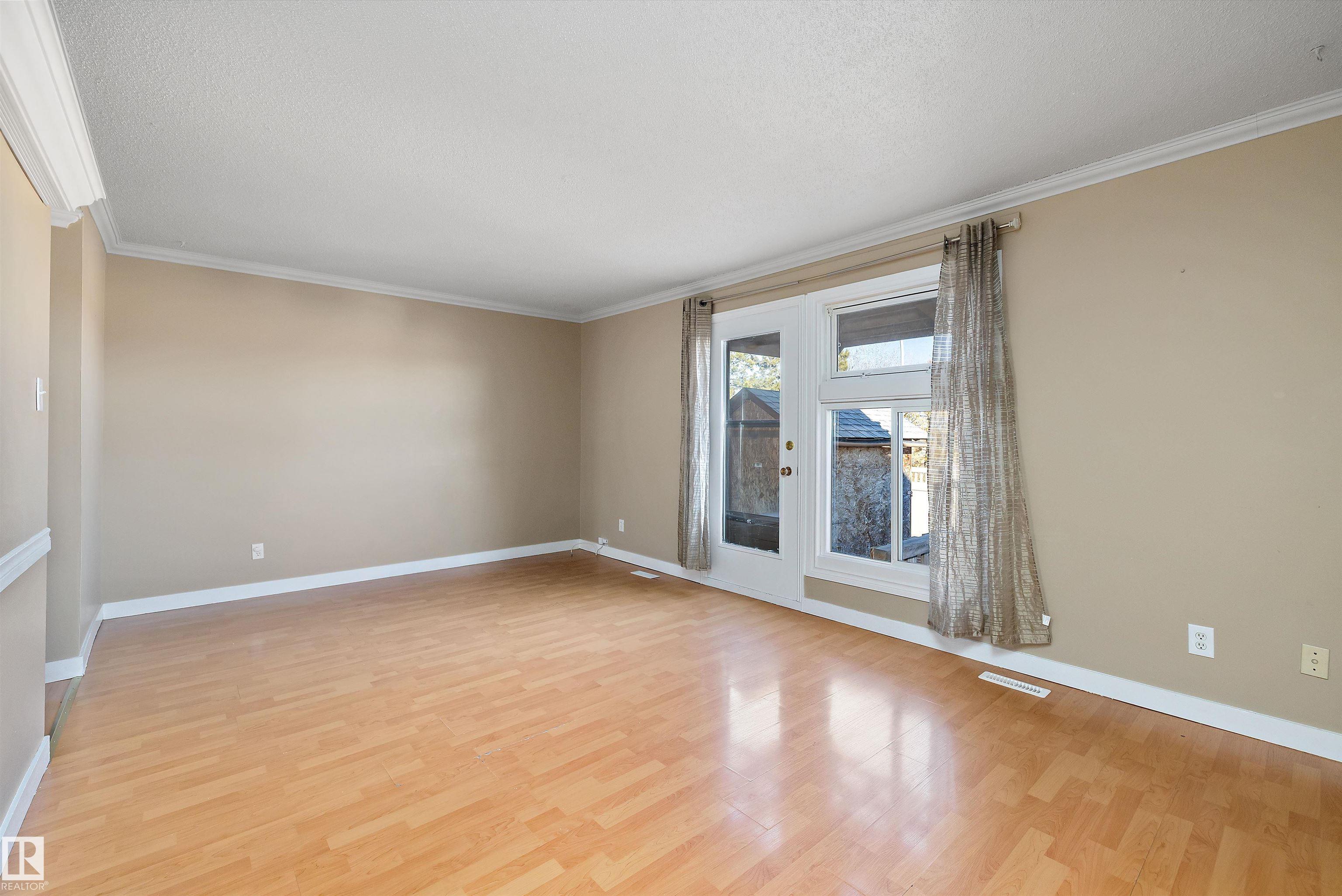 Photo 12 at 163 Abbottsfield Road NW, Abbottsfield, Edmonton