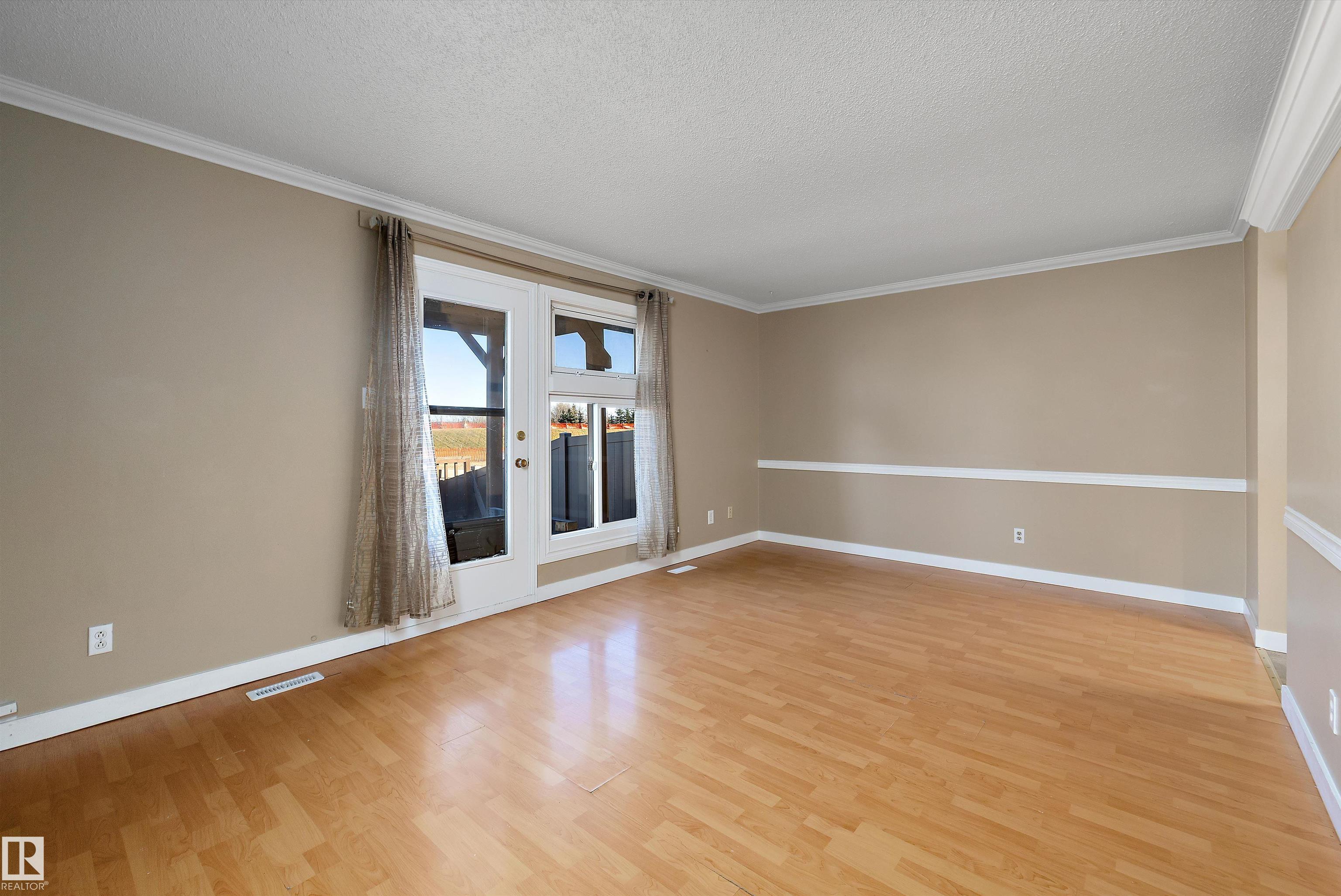 Photo 15 at 163 Abbottsfield Road NW, Abbottsfield, Edmonton