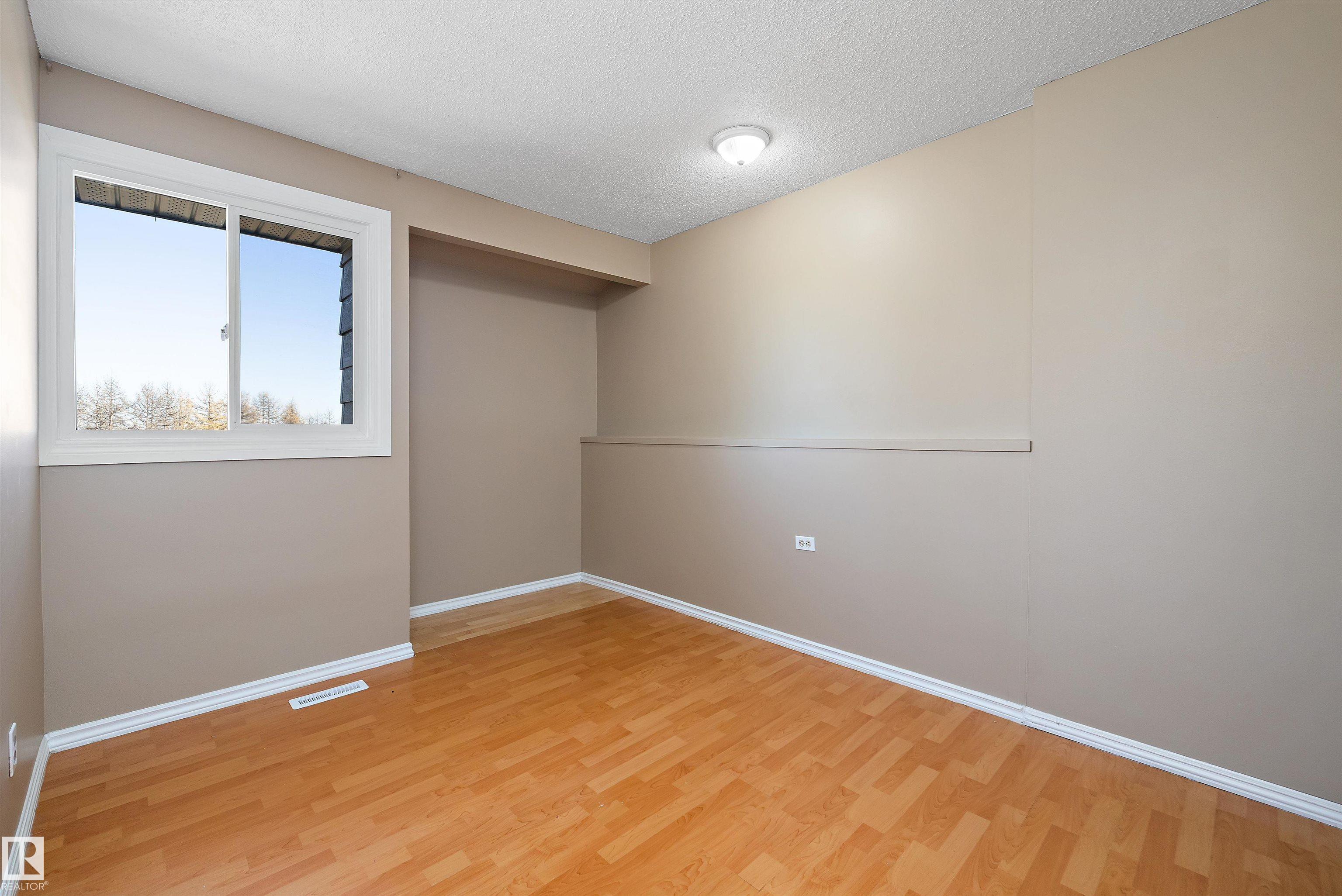 Photo 26 at 163 Abbottsfield Road NW, Abbottsfield, Edmonton