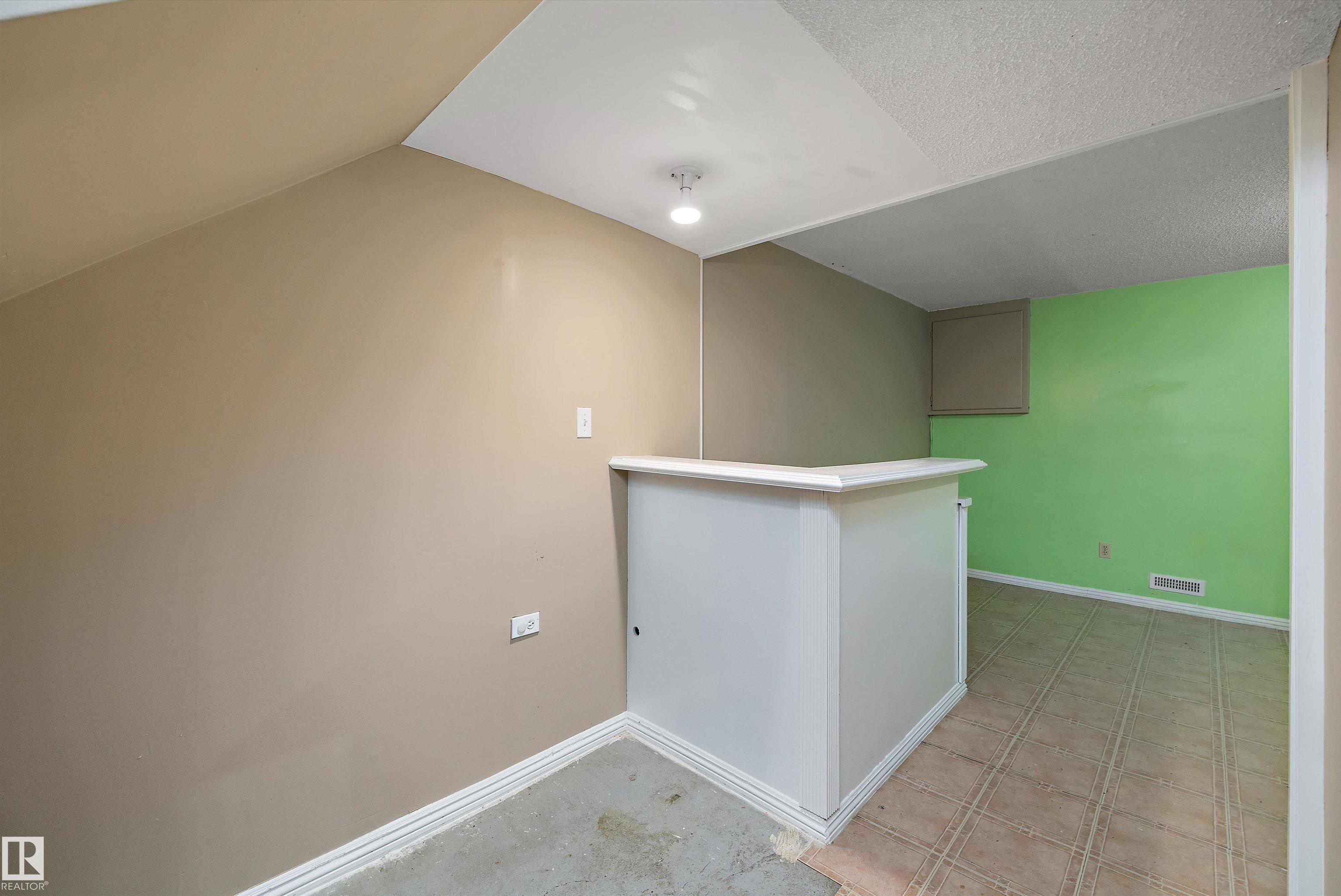 Photo 32 at 163 Abbottsfield Road NW, Abbottsfield, Edmonton