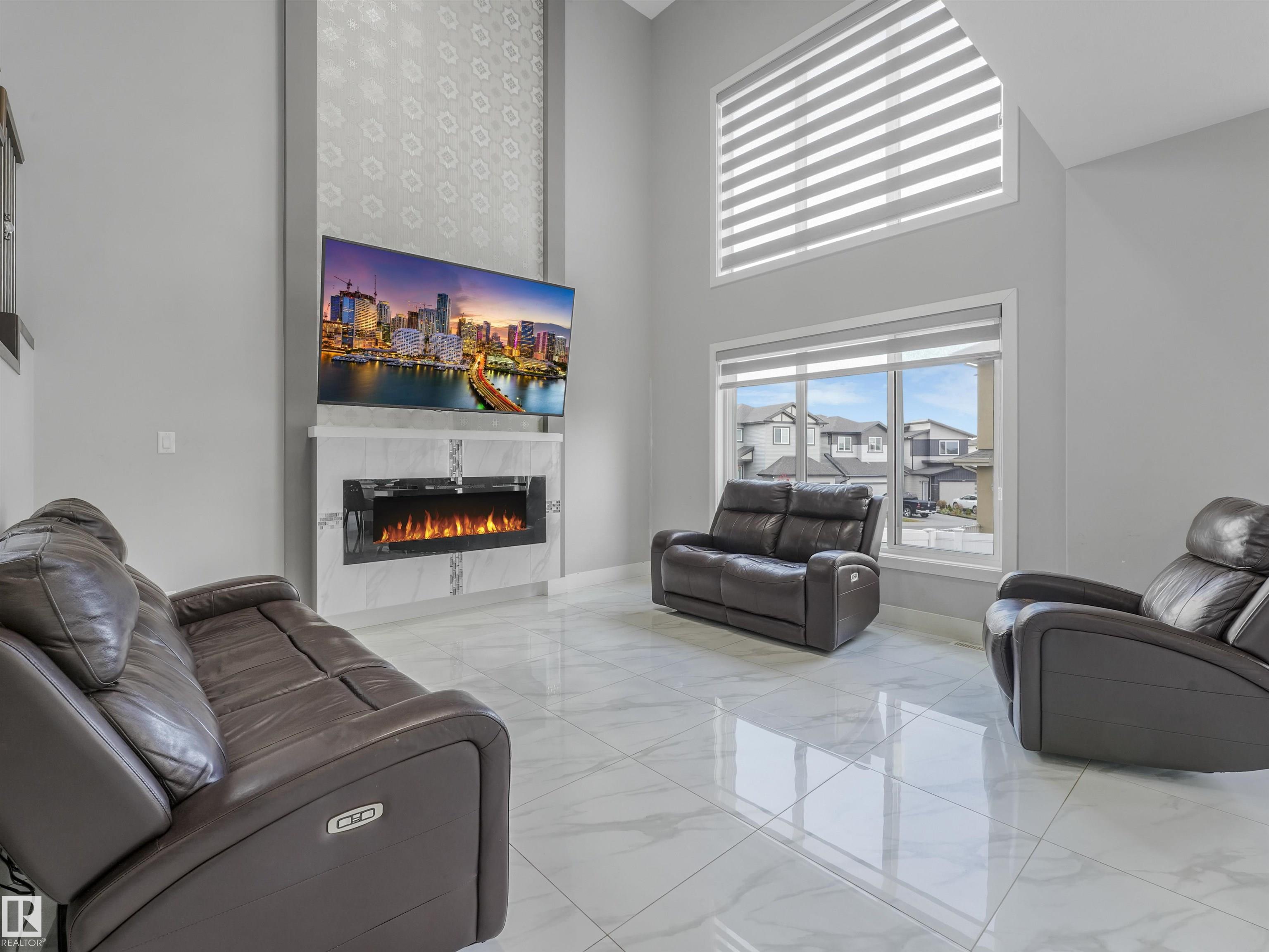 Photo 14 at 2412 14 Avenue NW, Laurel, Edmonton