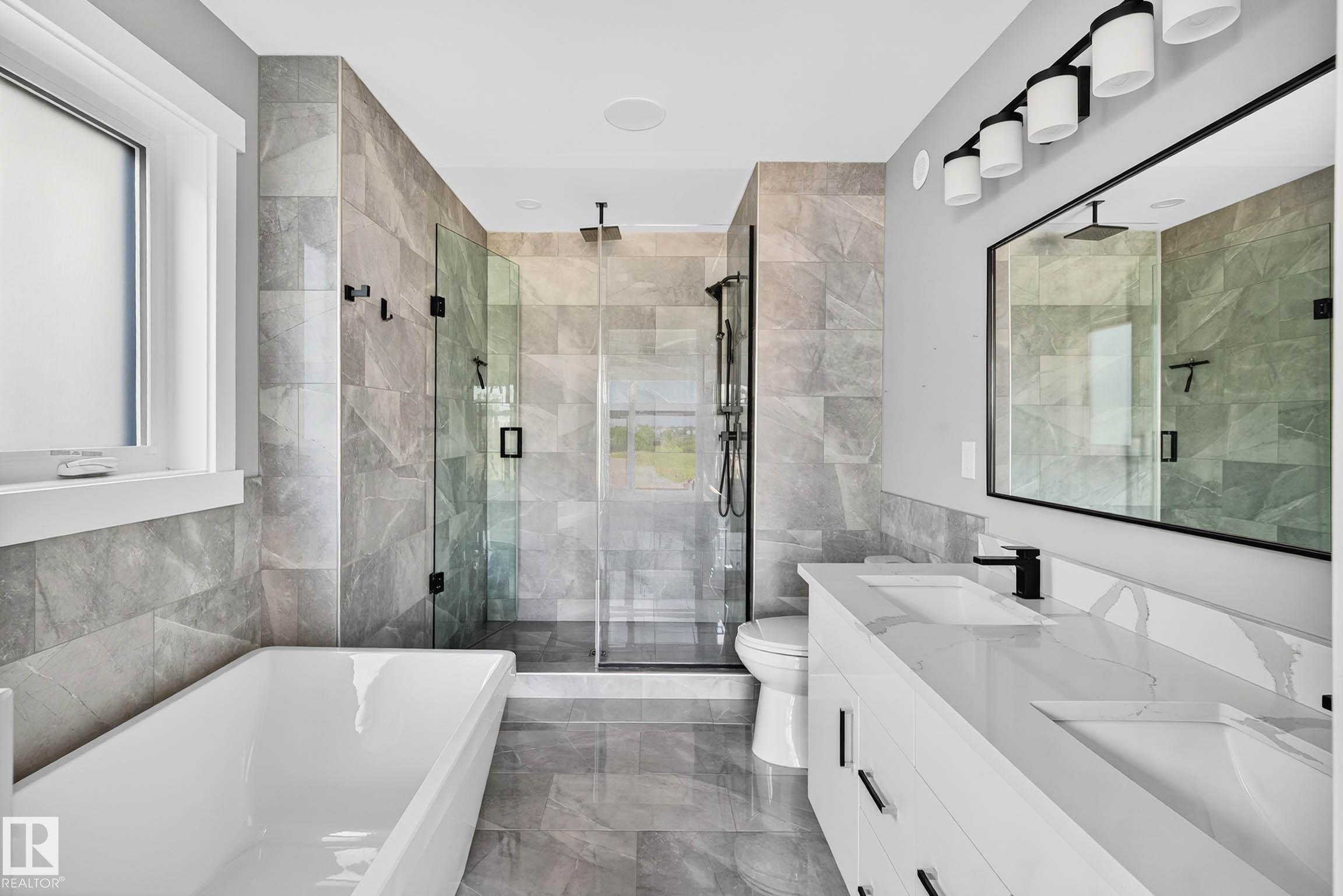 Photo 11 at 8805 Strathearn Drive NW, Strathearn, Edmonton