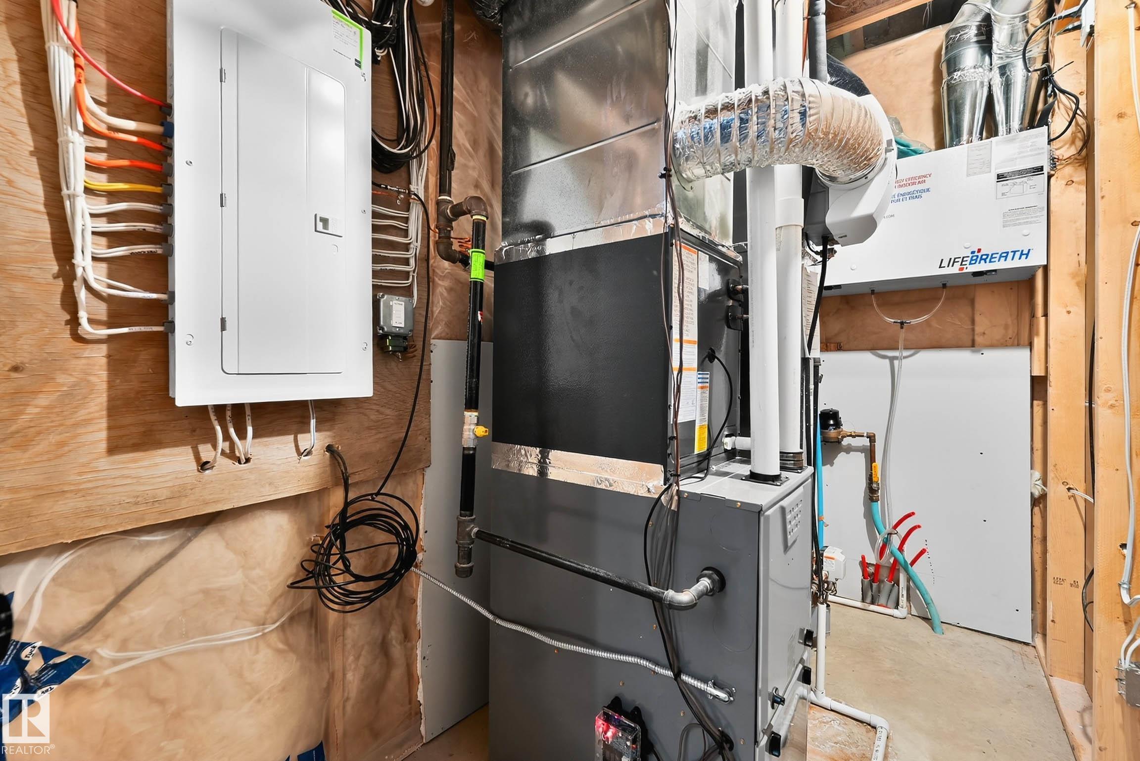 Photo 30 at 8805 Strathearn Drive NW, Strathearn, Edmonton