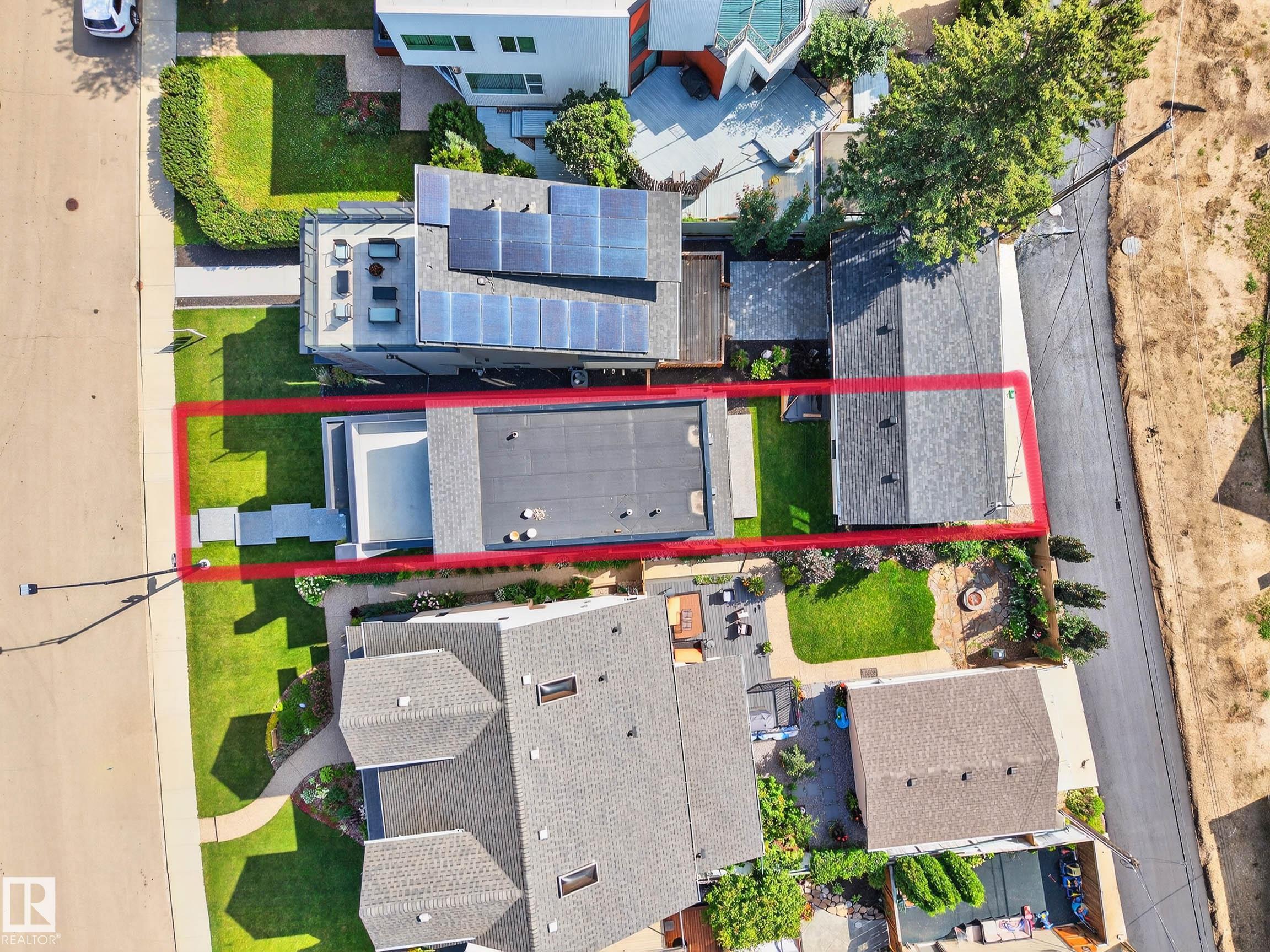 Photo 33 at 8805 Strathearn Drive NW, Strathearn, Edmonton