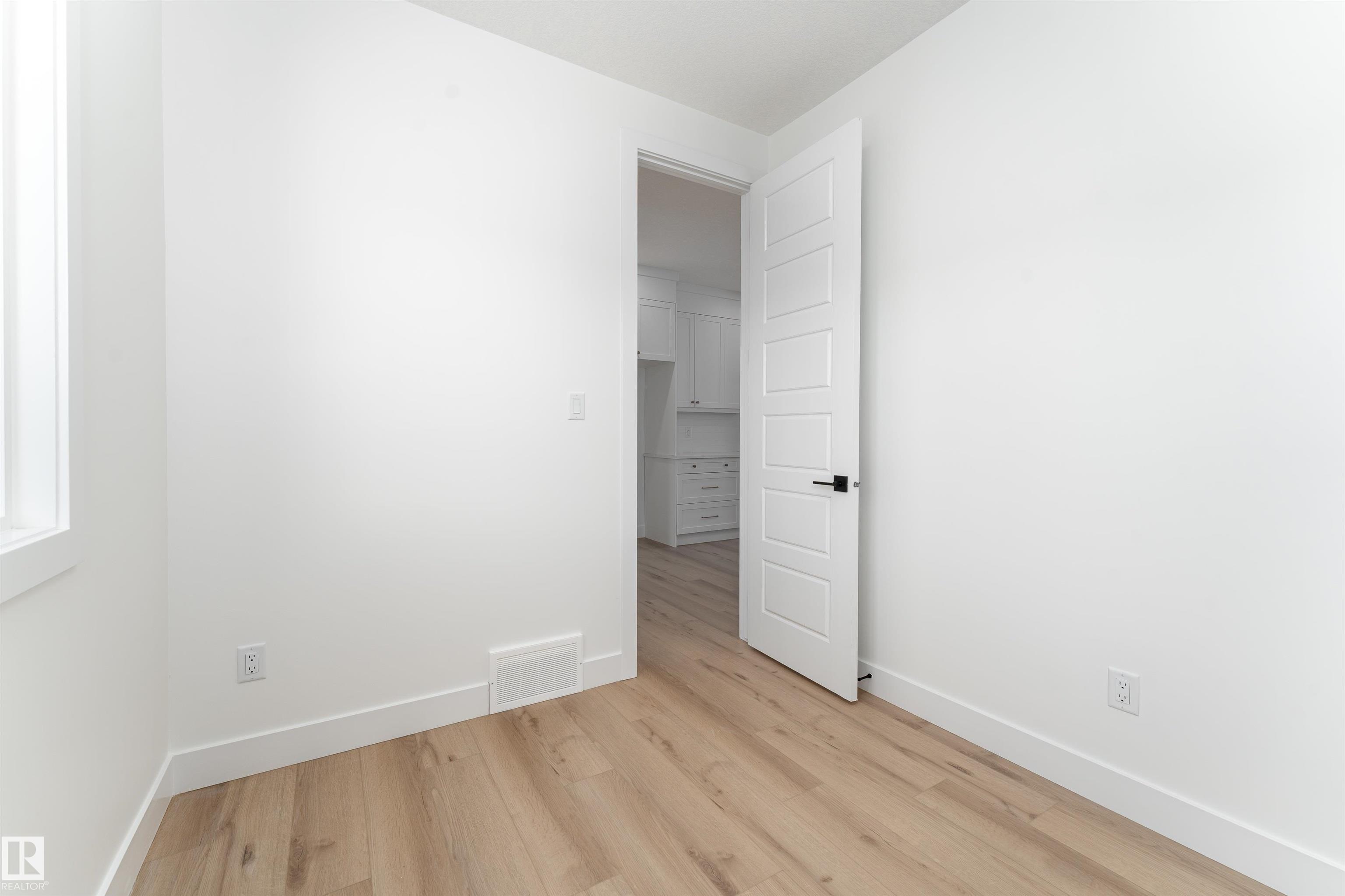 Photo 17 at 3105 Magpie Way NW, Starling, Edmonton