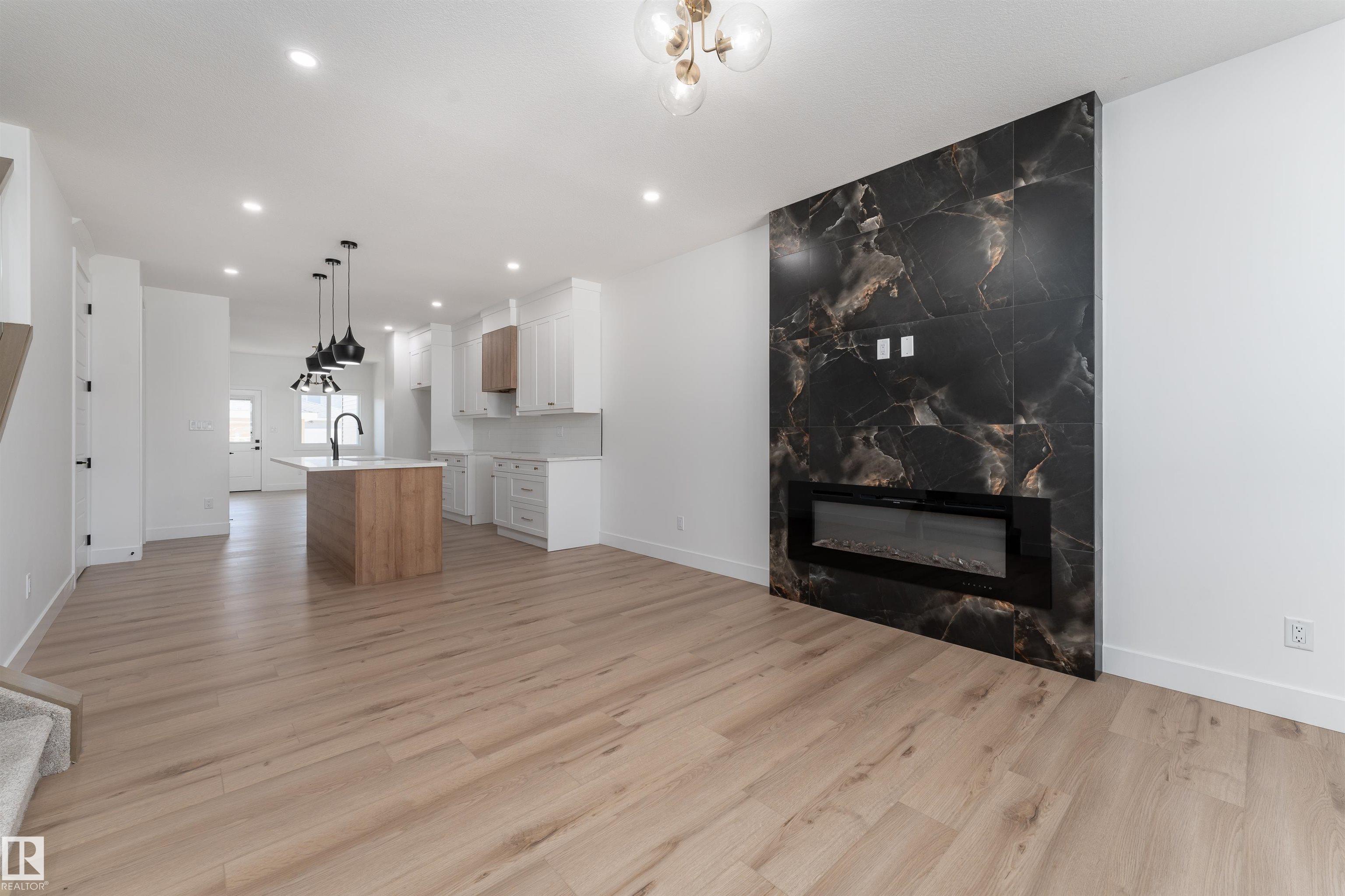 Picture for 3105 Magpie WY NW