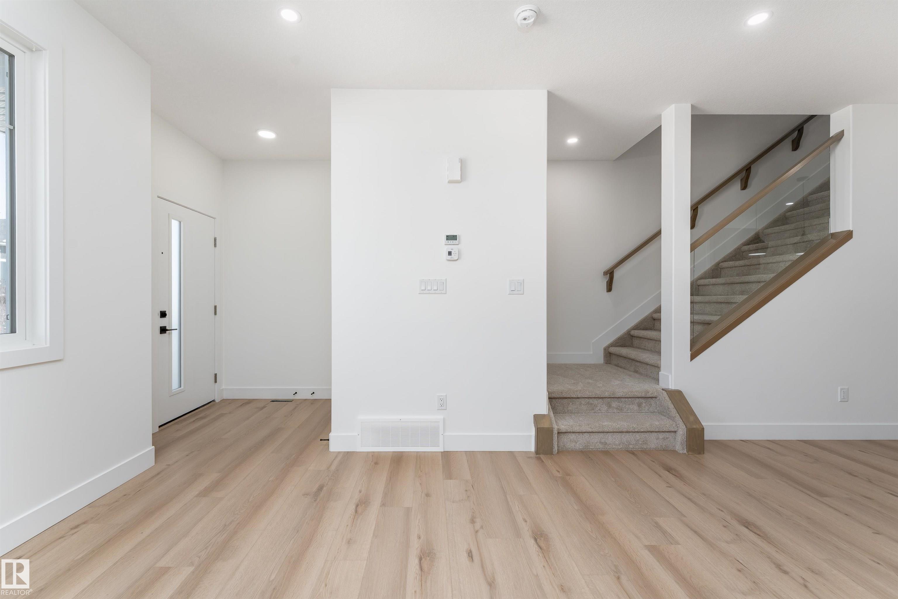 Photo 6 at 3105 Magpie Way NW, Starling, Edmonton