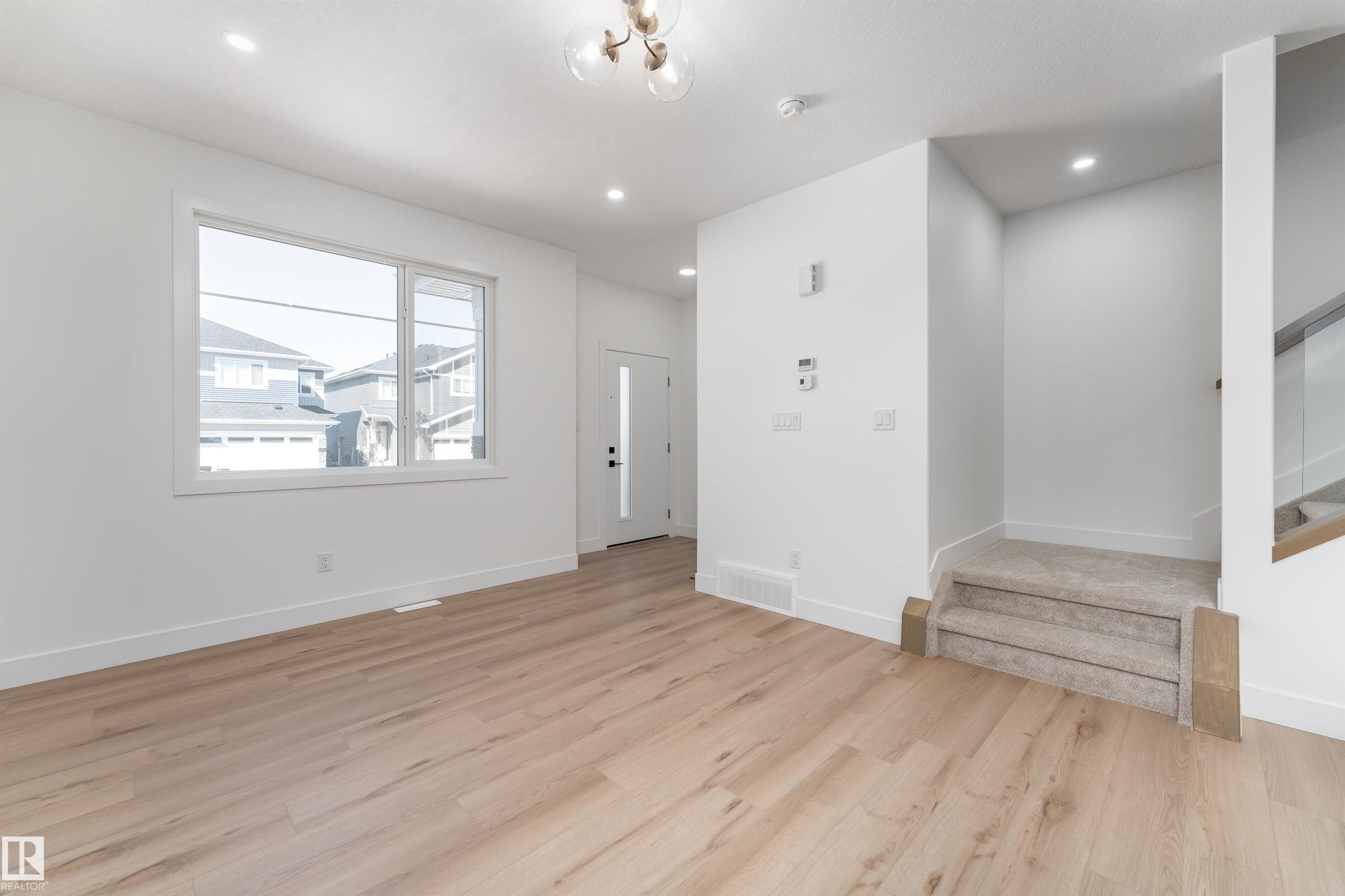 Picture for 3105 Magpie WY NW