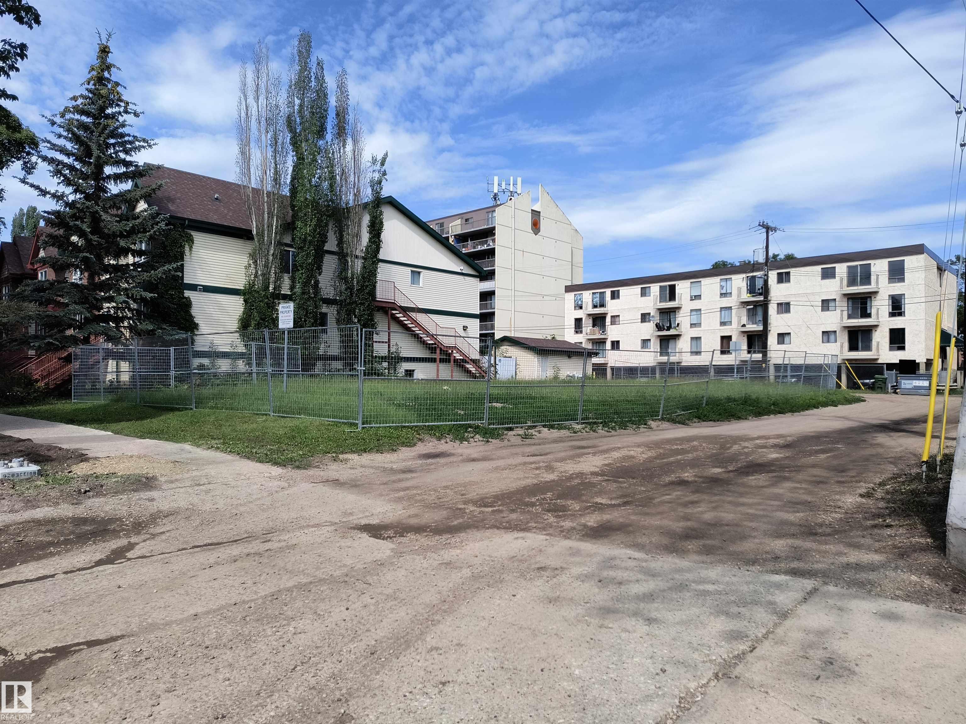 Photo 6 at 9318 104 Avenue NW, Boyle Street, Edmonton