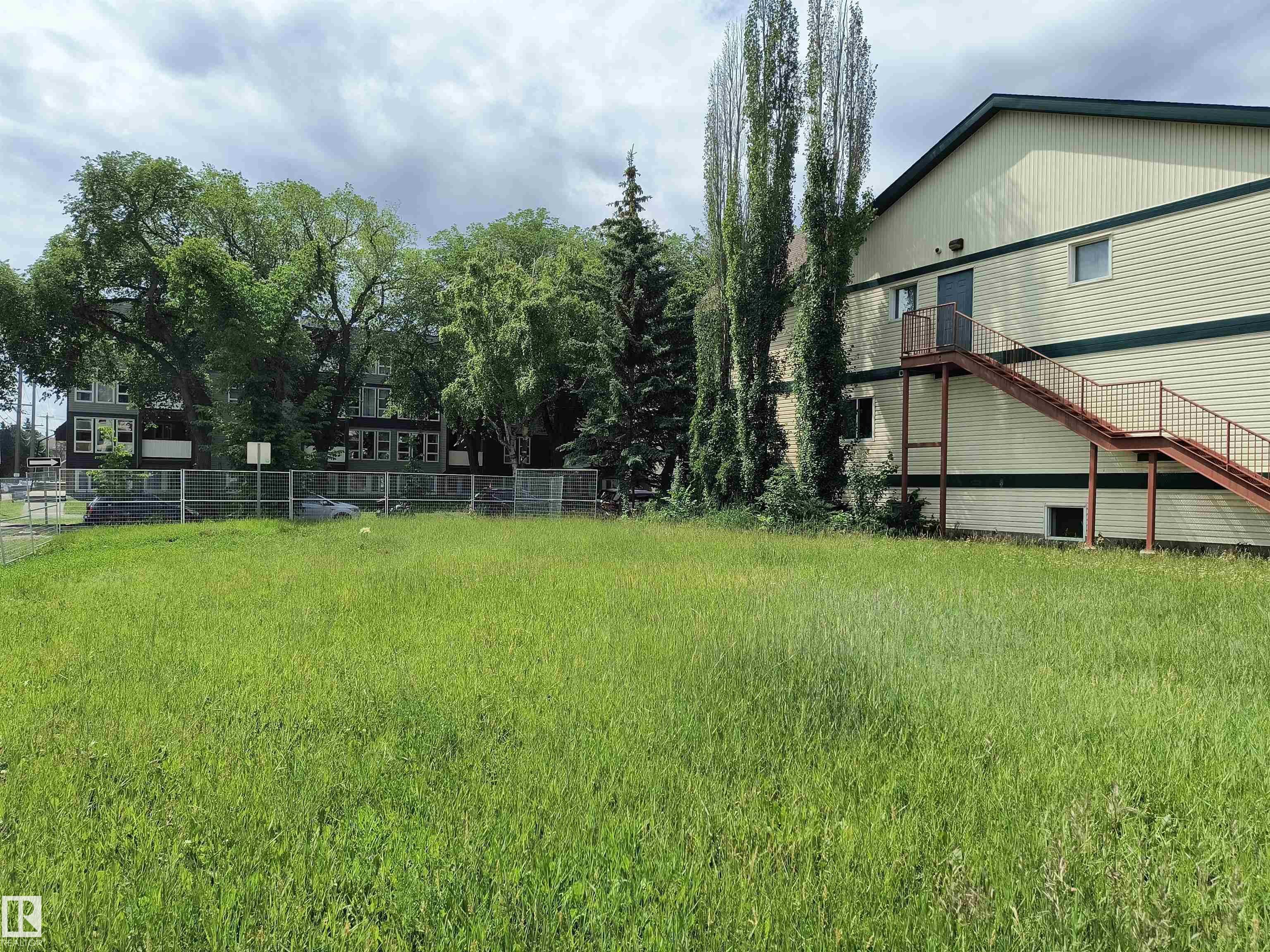 Photo 9 at 9318 104 Avenue NW, Boyle Street, Edmonton