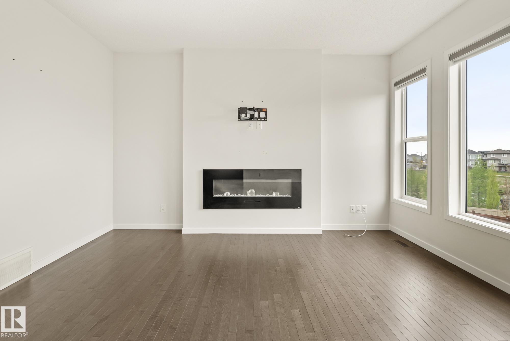 Photo 15 at 5404 22 Avenue SW, Walker, Edmonton