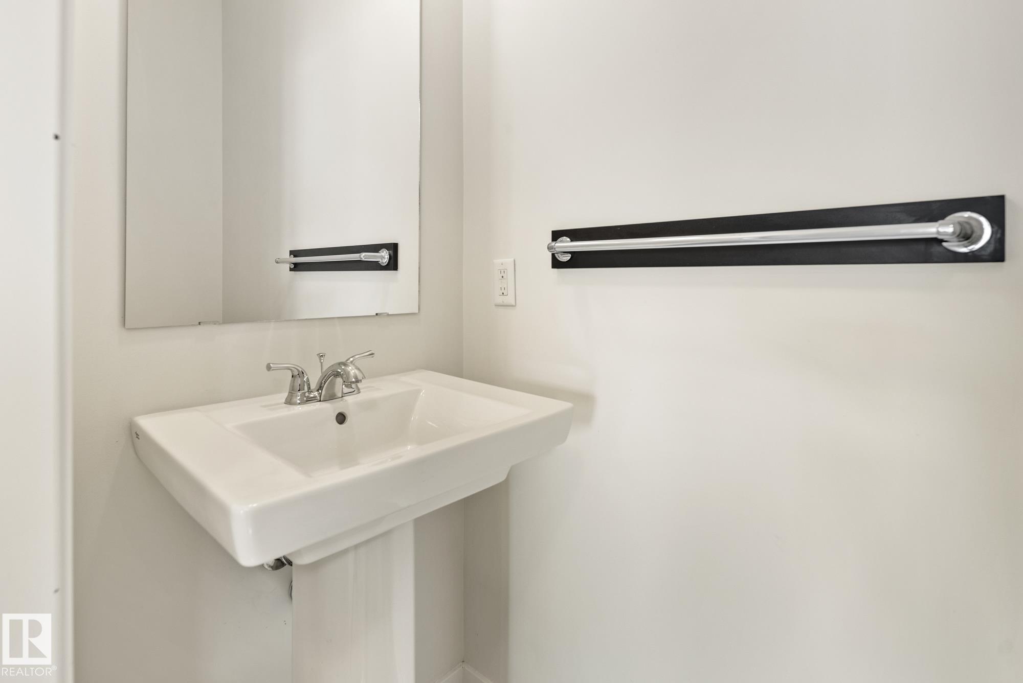 Photo 19 at 5404 22 Avenue SW, Walker, Edmonton