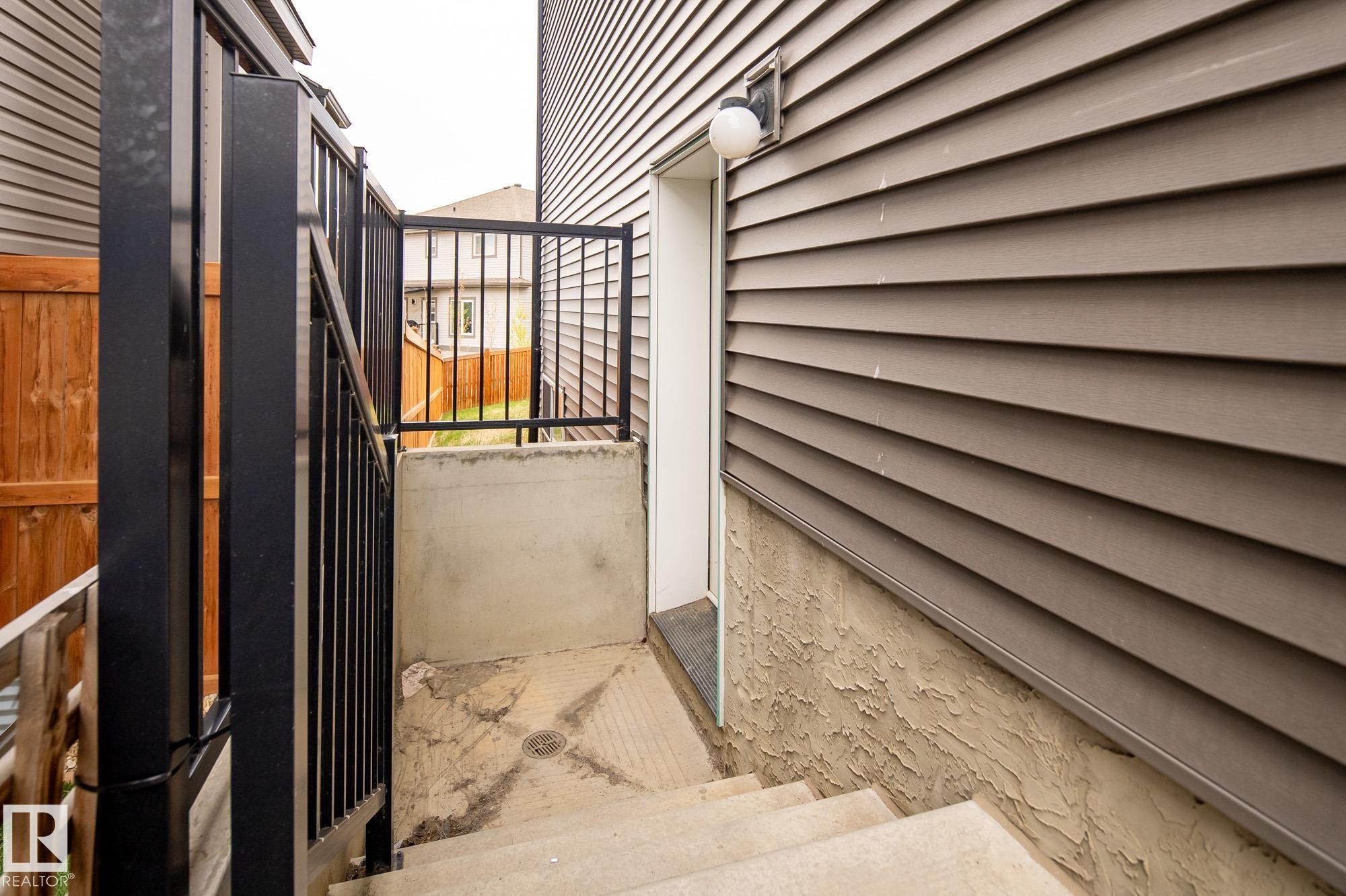 Photo 20 at 5404 22 Avenue SW, Walker, Edmonton