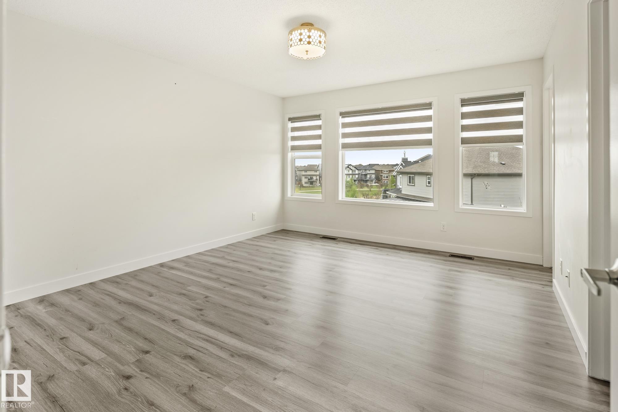 Photo 24 at 5404 22 Avenue SW, Walker, Edmonton