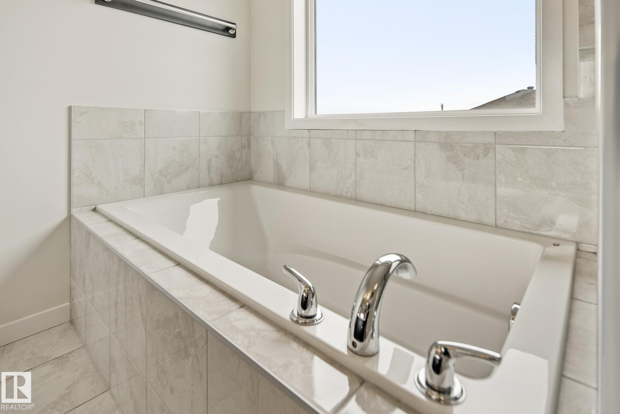 Photo 30 at 5404 22 Avenue SW, Walker, Edmonton