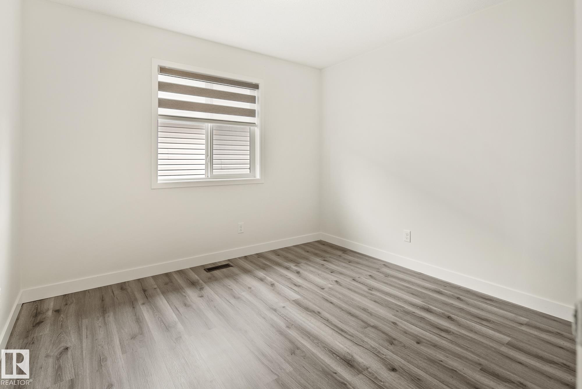 Photo 36 at 5404 22 Avenue SW, Walker, Edmonton