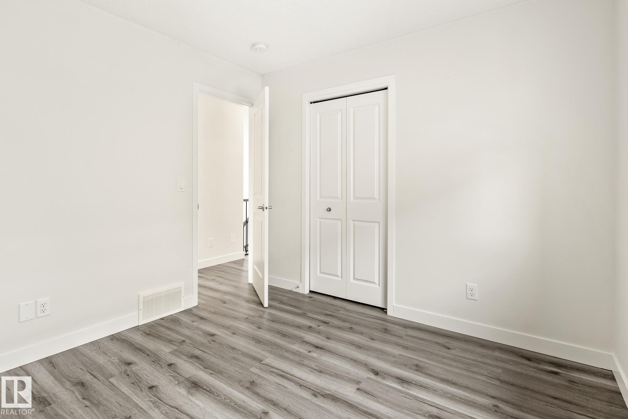 Photo 37 at 5404 22 Avenue SW, Walker, Edmonton