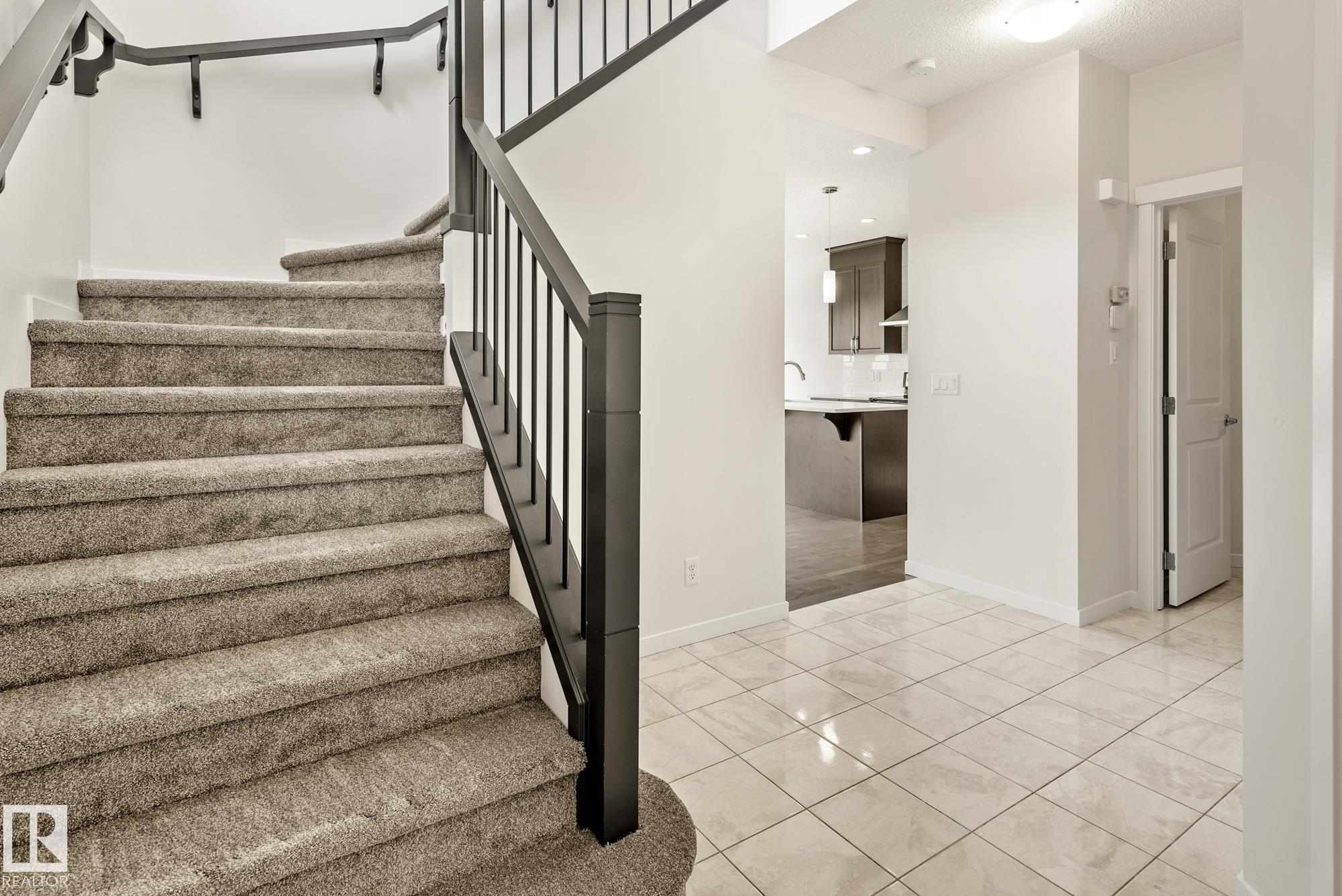 Photo 5 at 5404 22 Avenue SW, Walker, Edmonton