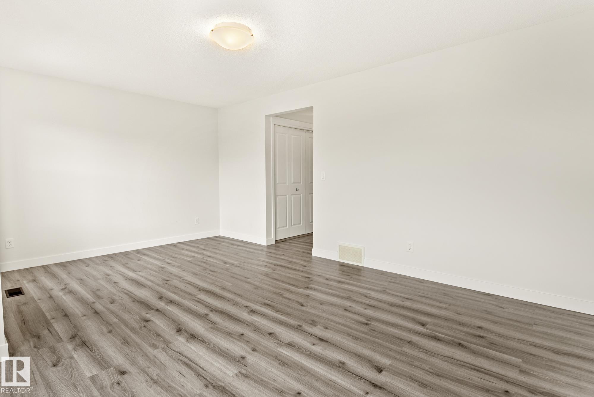 Photo 41 at 5404 22 Avenue SW, Walker, Edmonton