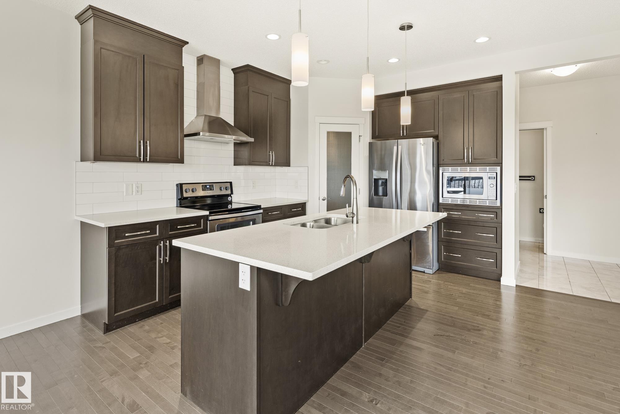 Photo 9 at 5404 22 Avenue SW, Walker, Edmonton