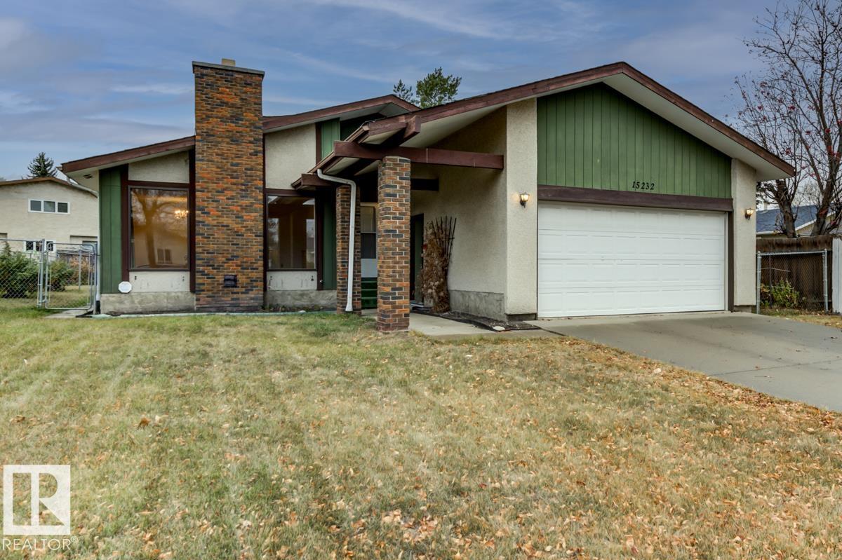 Photo 2 at 15232 121 Street NW, Caernarvon, Edmonton