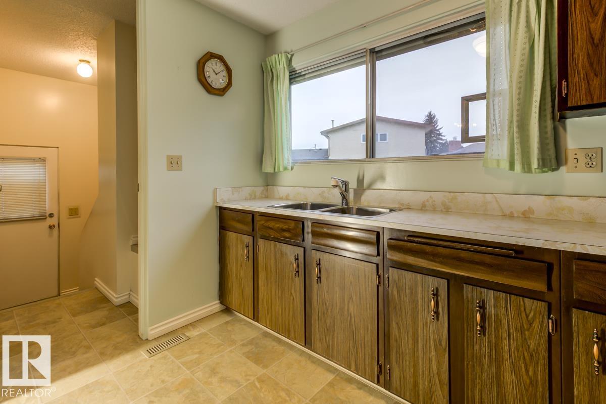 Photo 13 at 15232 121 Street NW, Caernarvon, Edmonton